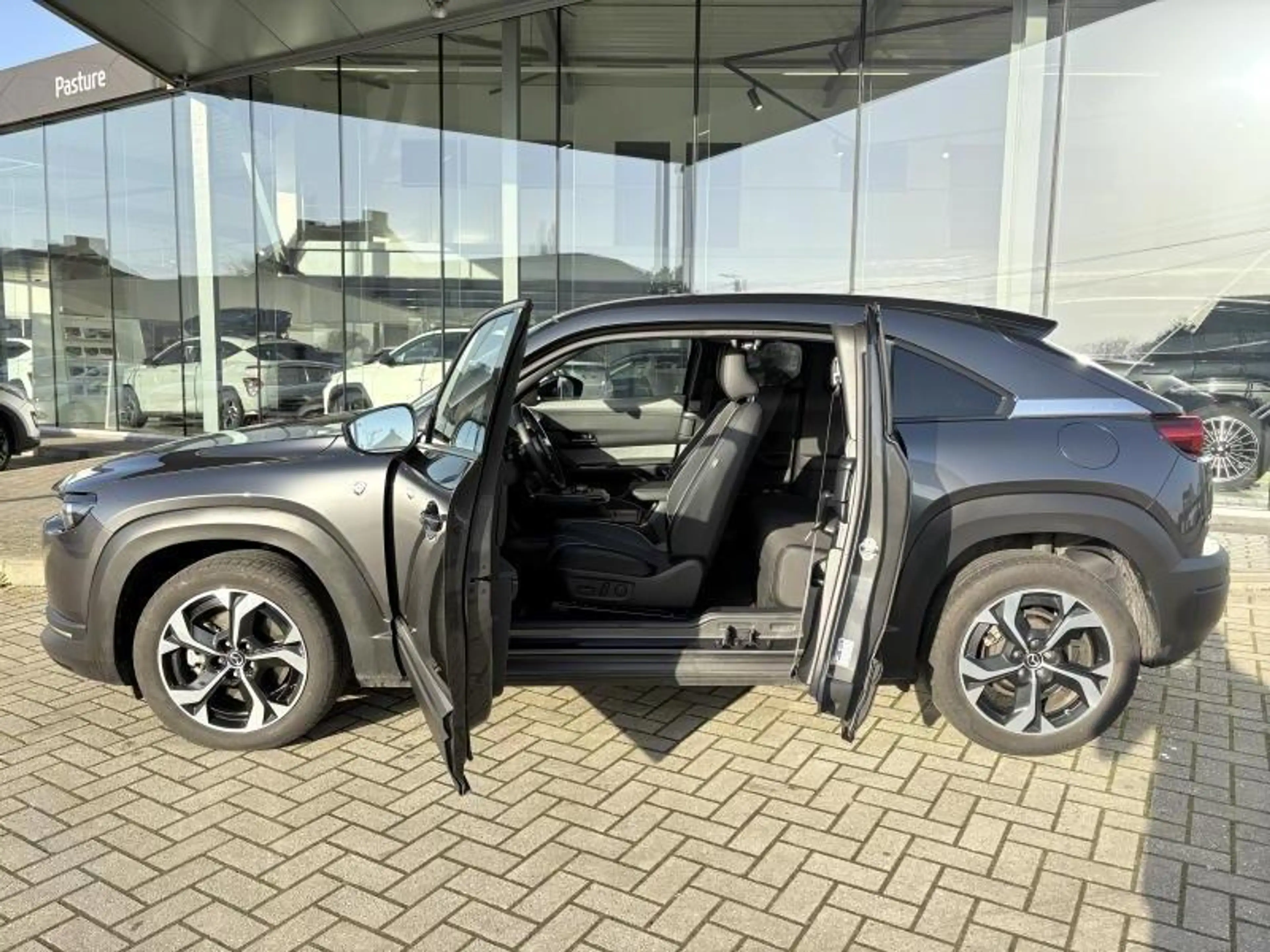 Mazda MX-30 e Skyactiv R-EV — photo 7