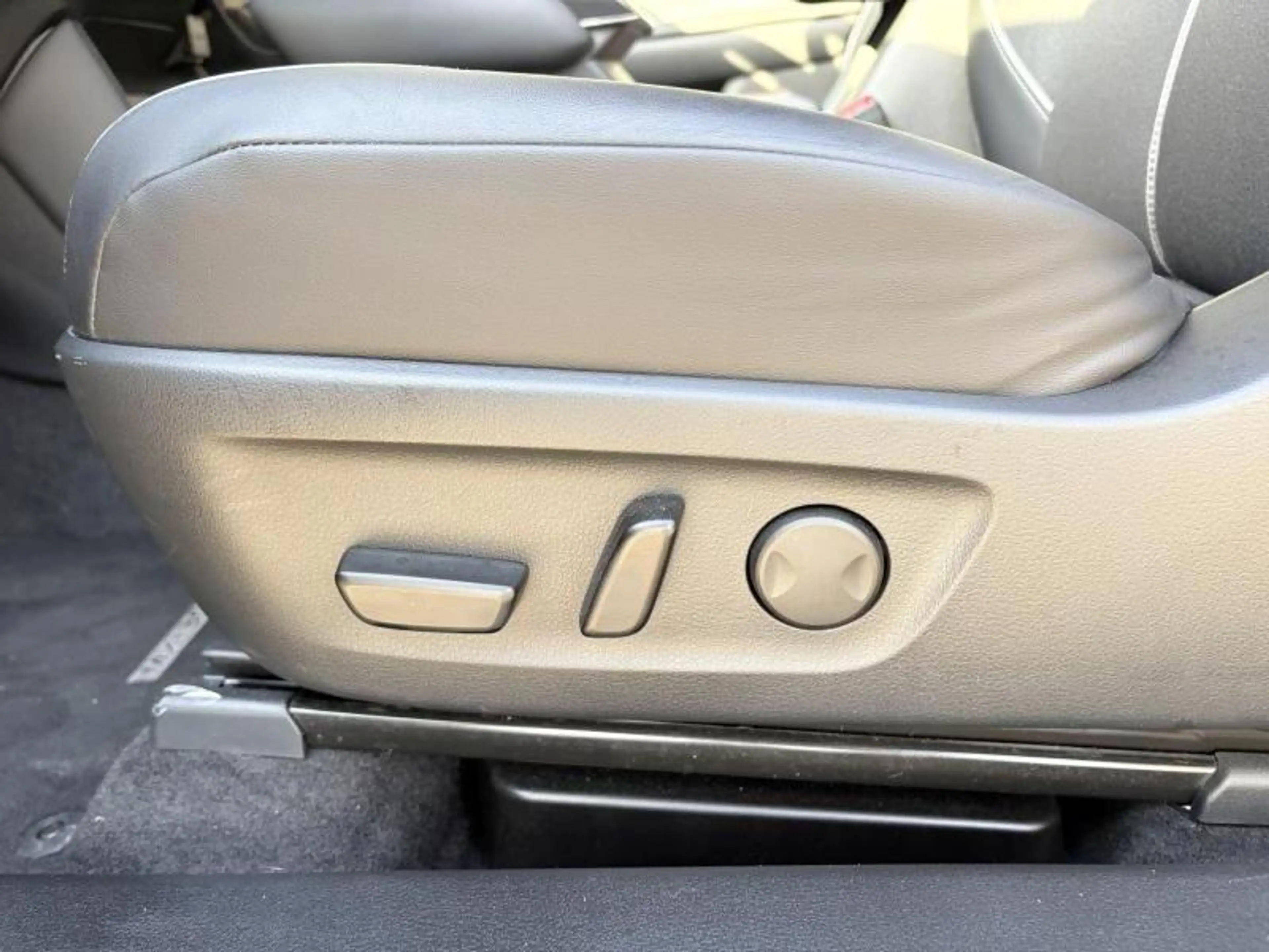 Mazda MX-30 e Skyactiv R-EV — photo 11