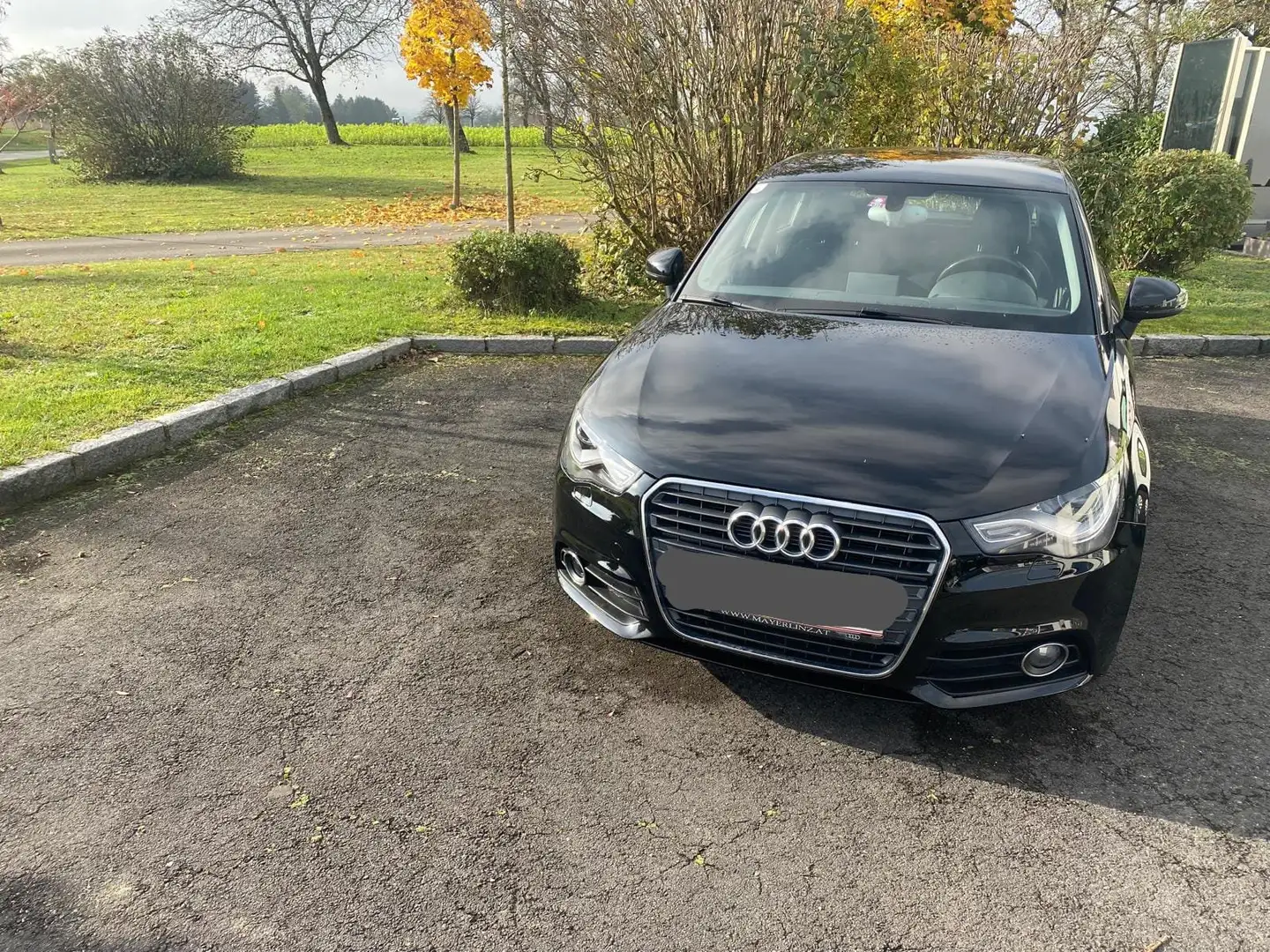 Audi A1 A1+SB+1,6+TDI+Ambition+Ambition Schwarz - 1