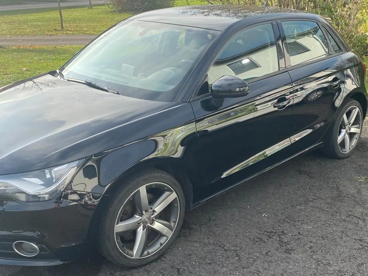 Audi A1 A1+SB+1,6+TDI+Ambition+Ambition Schwarz - 2