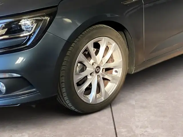 Renault Megane view 15