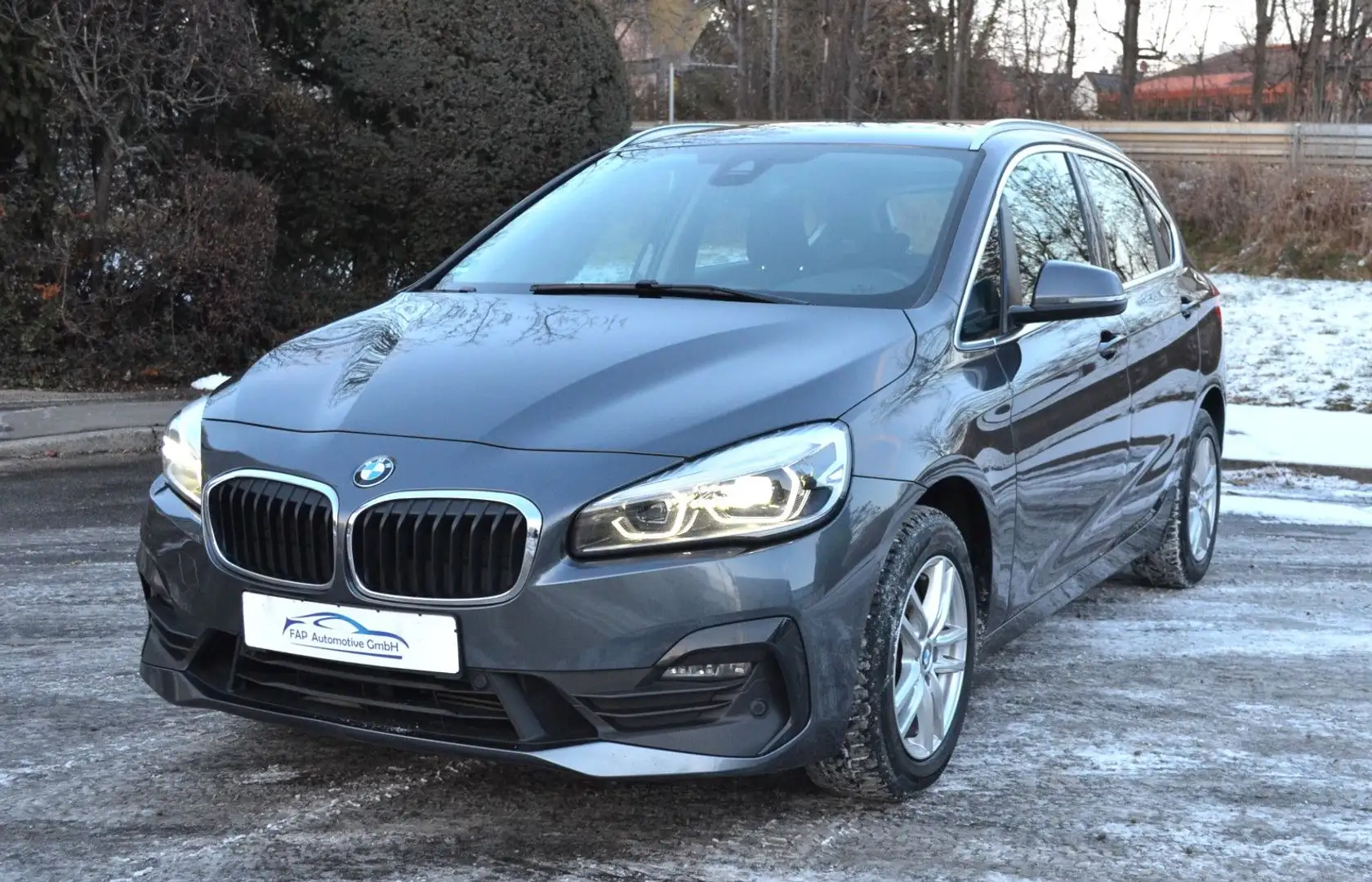 BMW 218 d Active Tourer  Advantage Grau - 1