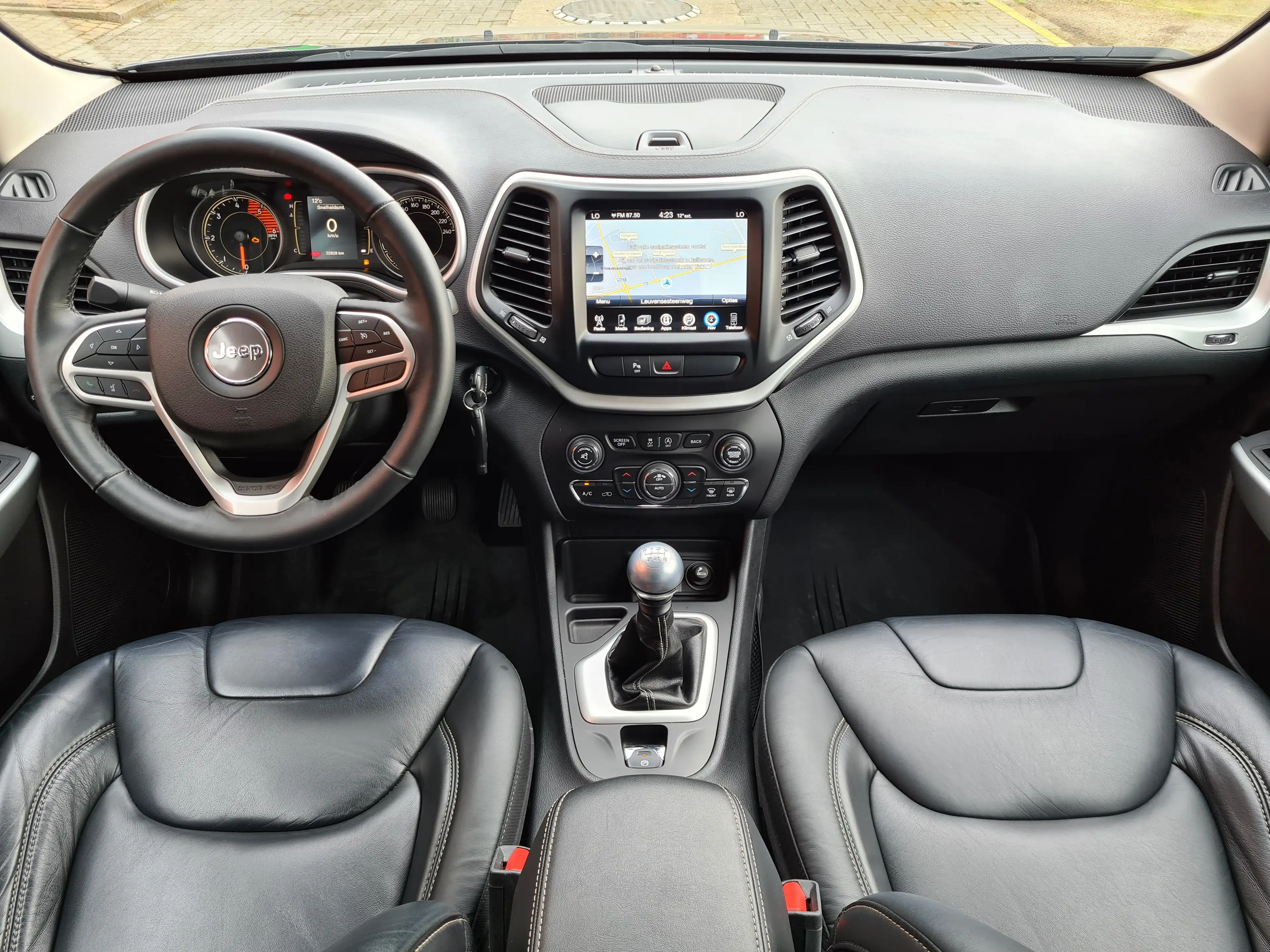 Jeep Cherokee Cherokee 2.0 MJD 2WD Longitude Plus — photo 13