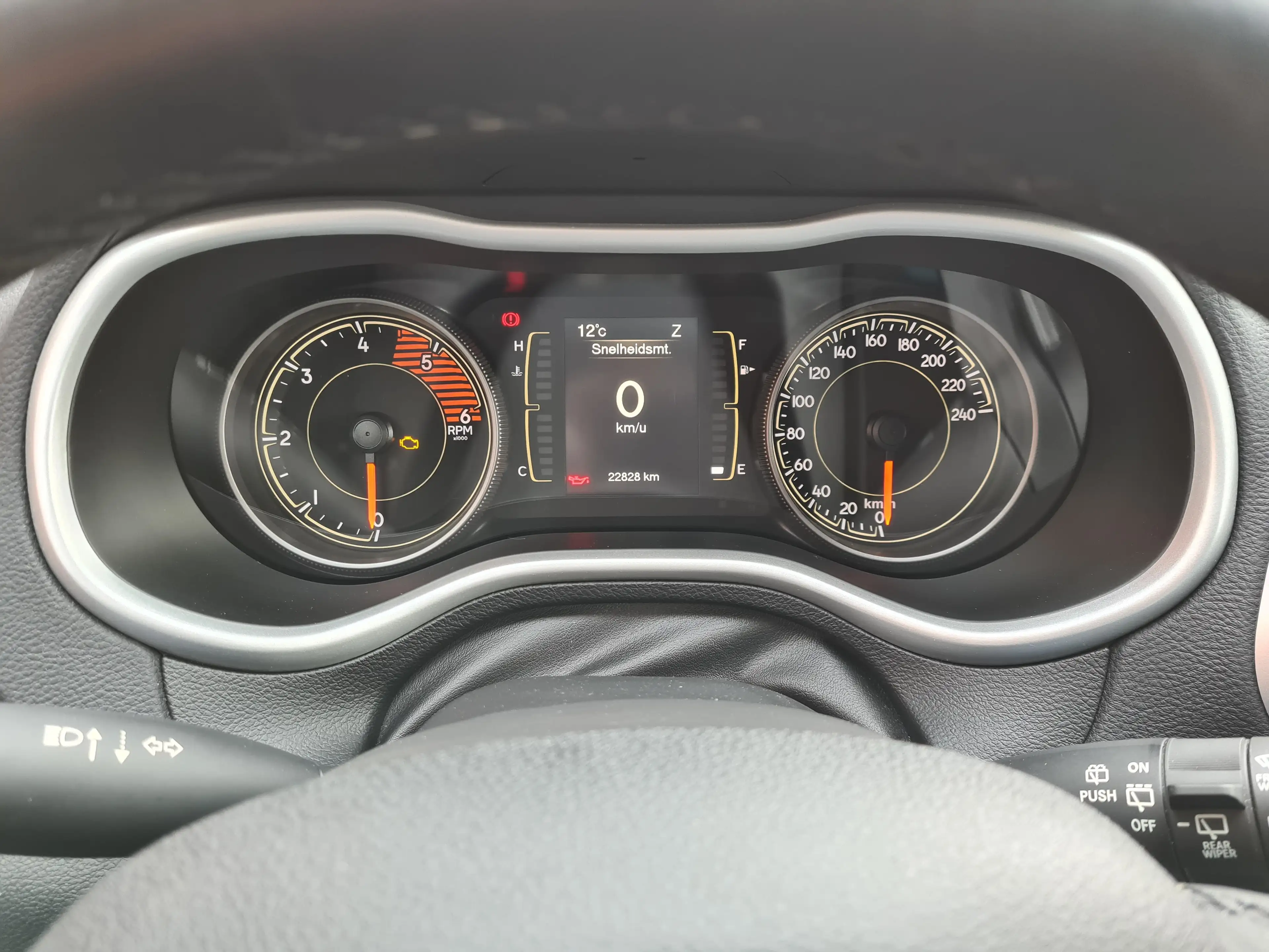 Jeep Cherokee Cherokee 2.0 MJD 2WD Longitude Plus — photo 14