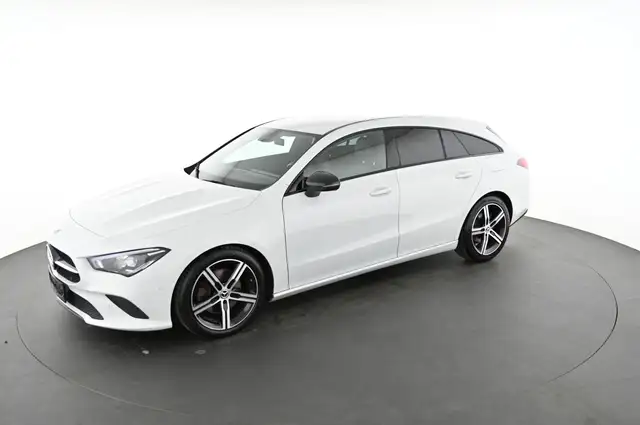 Mercedes-Benz Cla view 3