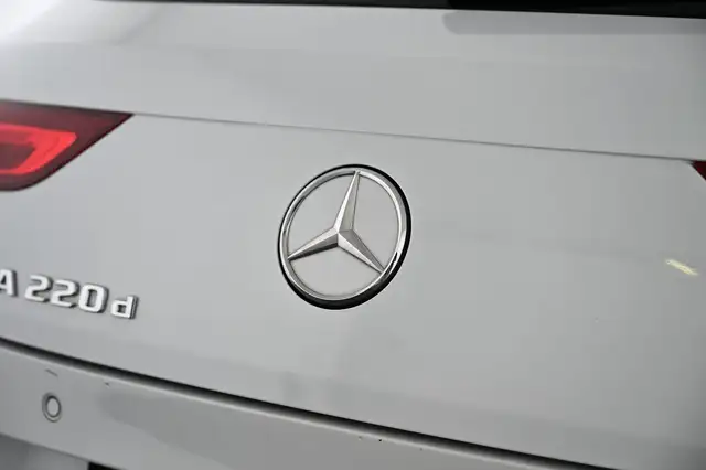 Mercedes-Benz Cla view 13