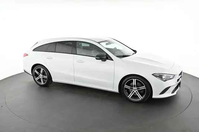 Mercedes-Benz Cla view 8