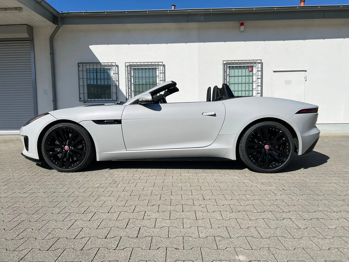 Jaguar F-Type F-Type Cabriolet Aut. R-Dynamic Limited Edition Gris - 1