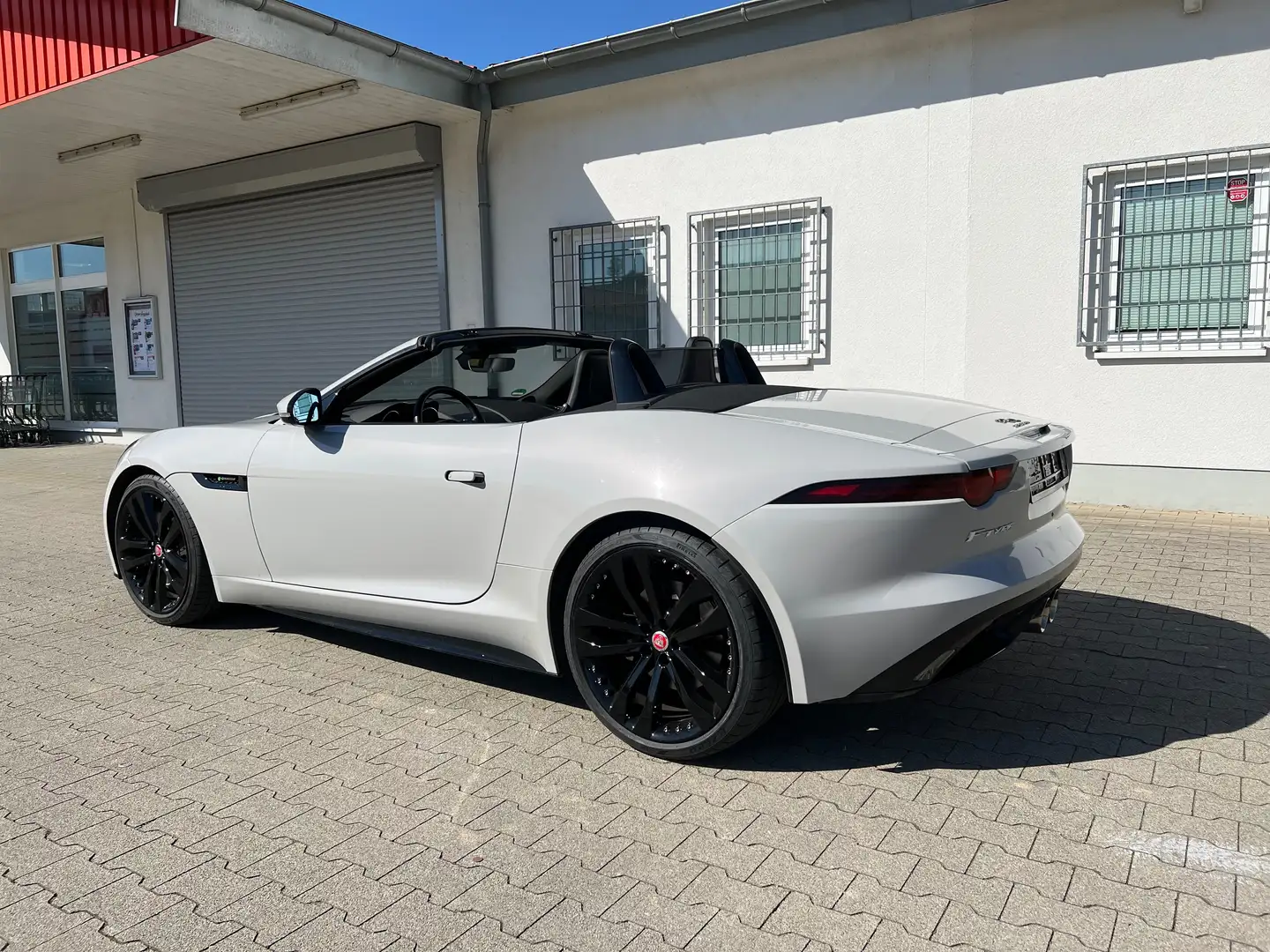 Jaguar F-Type F-Type Cabriolet Aut. R-Dynamic Limited Edition Gris - 2