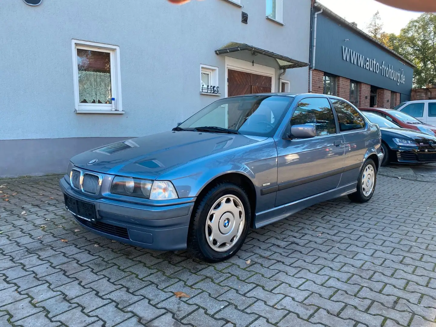 BMW 316 i compakt,Klima,Sitzhzg,TÜV neu Blau - 1