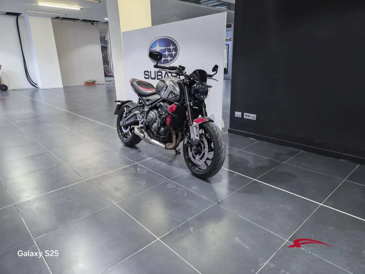 Triumph Trident 660 660 Gris - 2