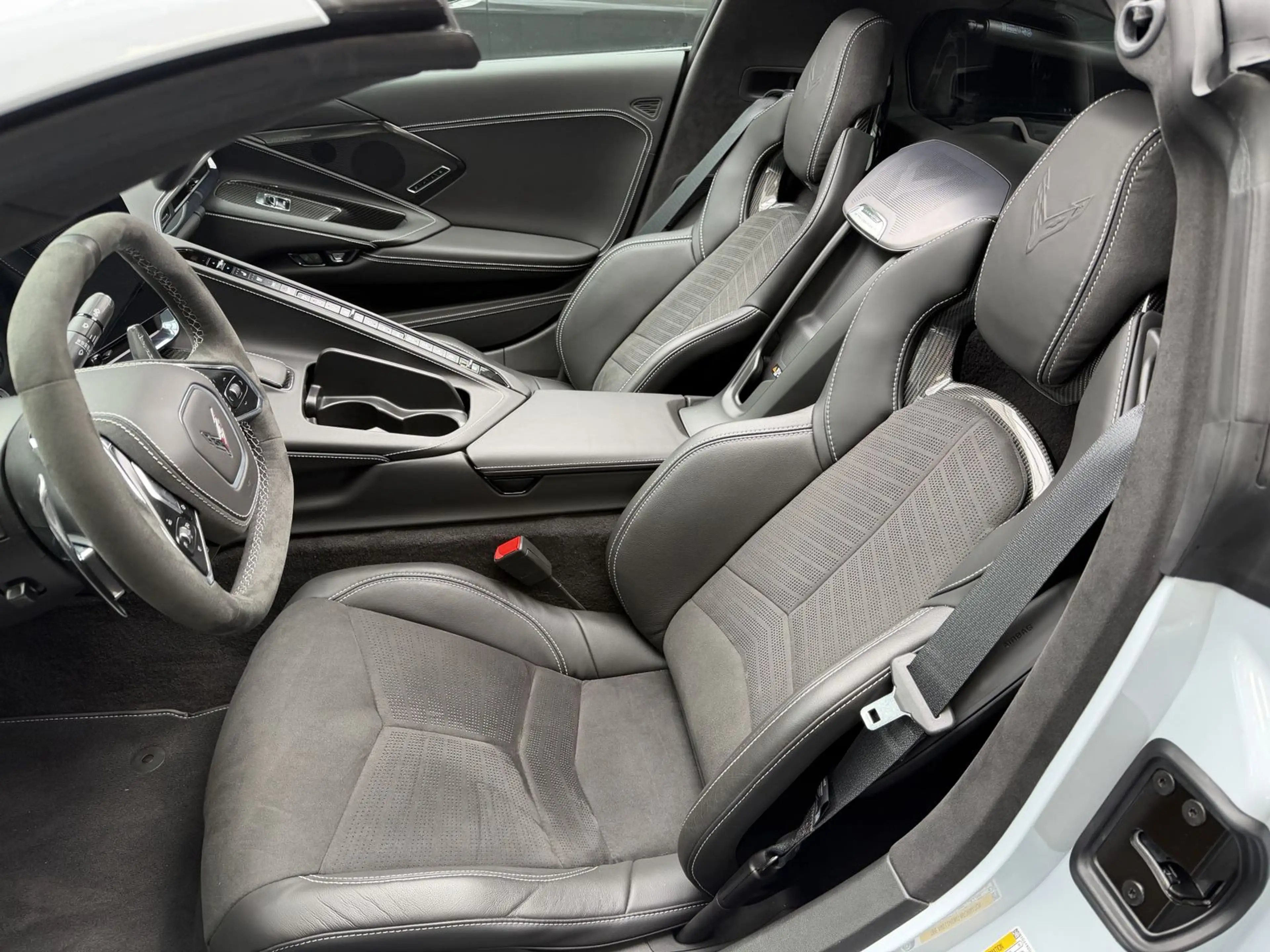 Corvette C8 Coupe 3LT Modelljahr 24 Magnetic|Lift — photo 9
