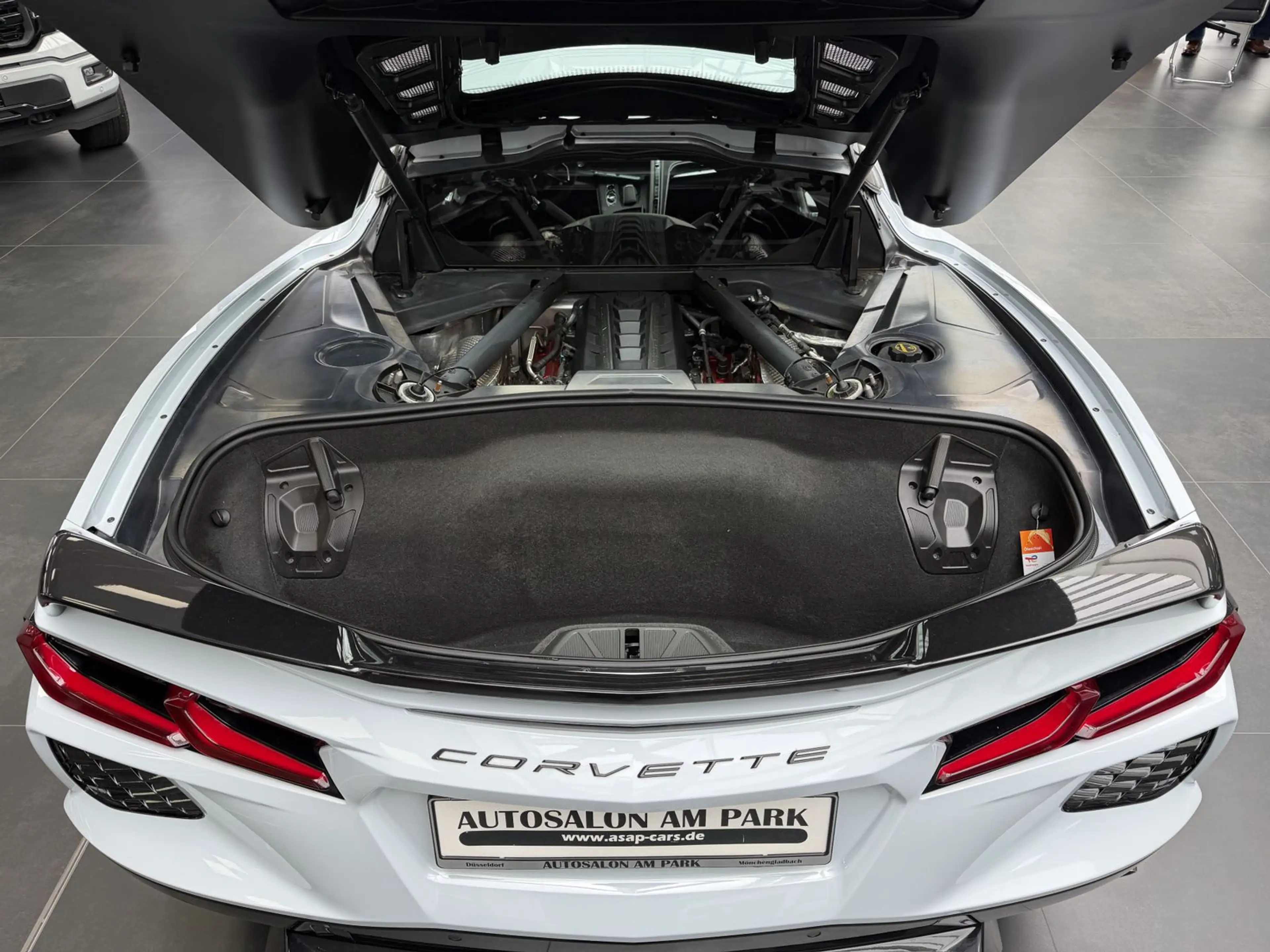 Corvette C8 Coupe 3LT Modelljahr 24 Magnetic|Lift — photo 6