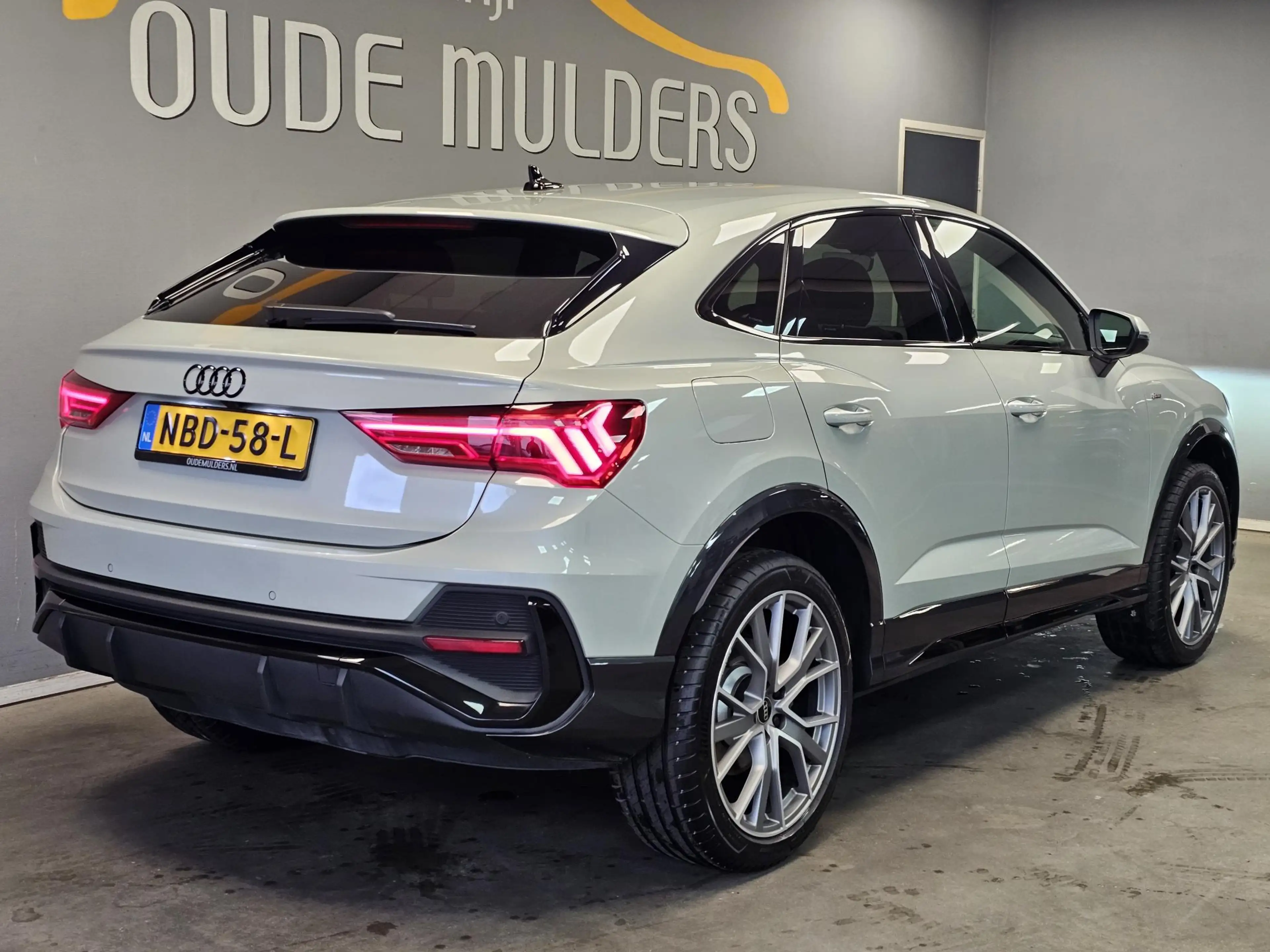 Audi Q3 Sportback 45 TFSI e 3X S-Line | Sonos | Black Opti — photo 4