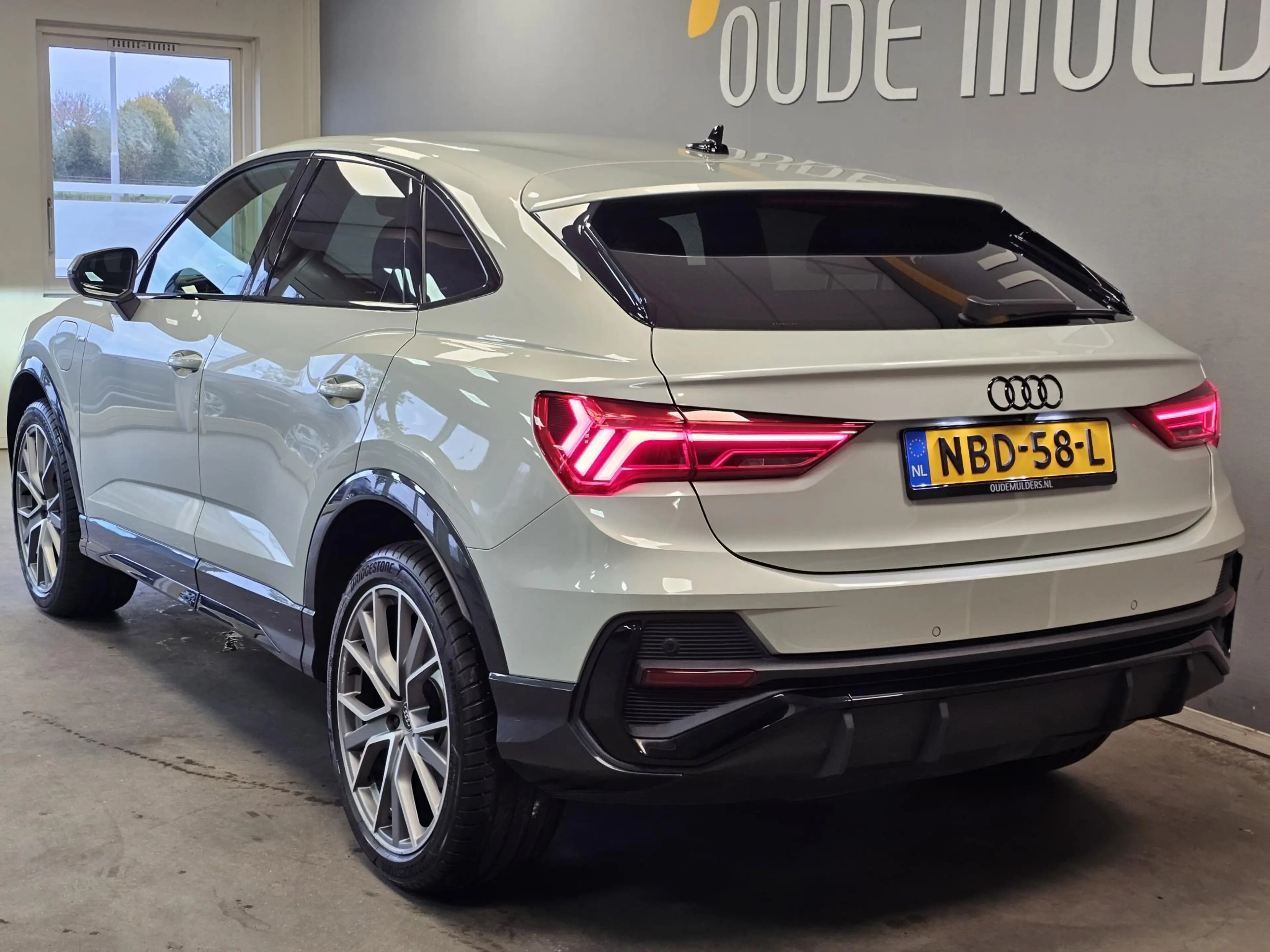Audi Q3 Sportback 45 TFSI e 3X S-Line | Sonos | Black Opti — photo 3