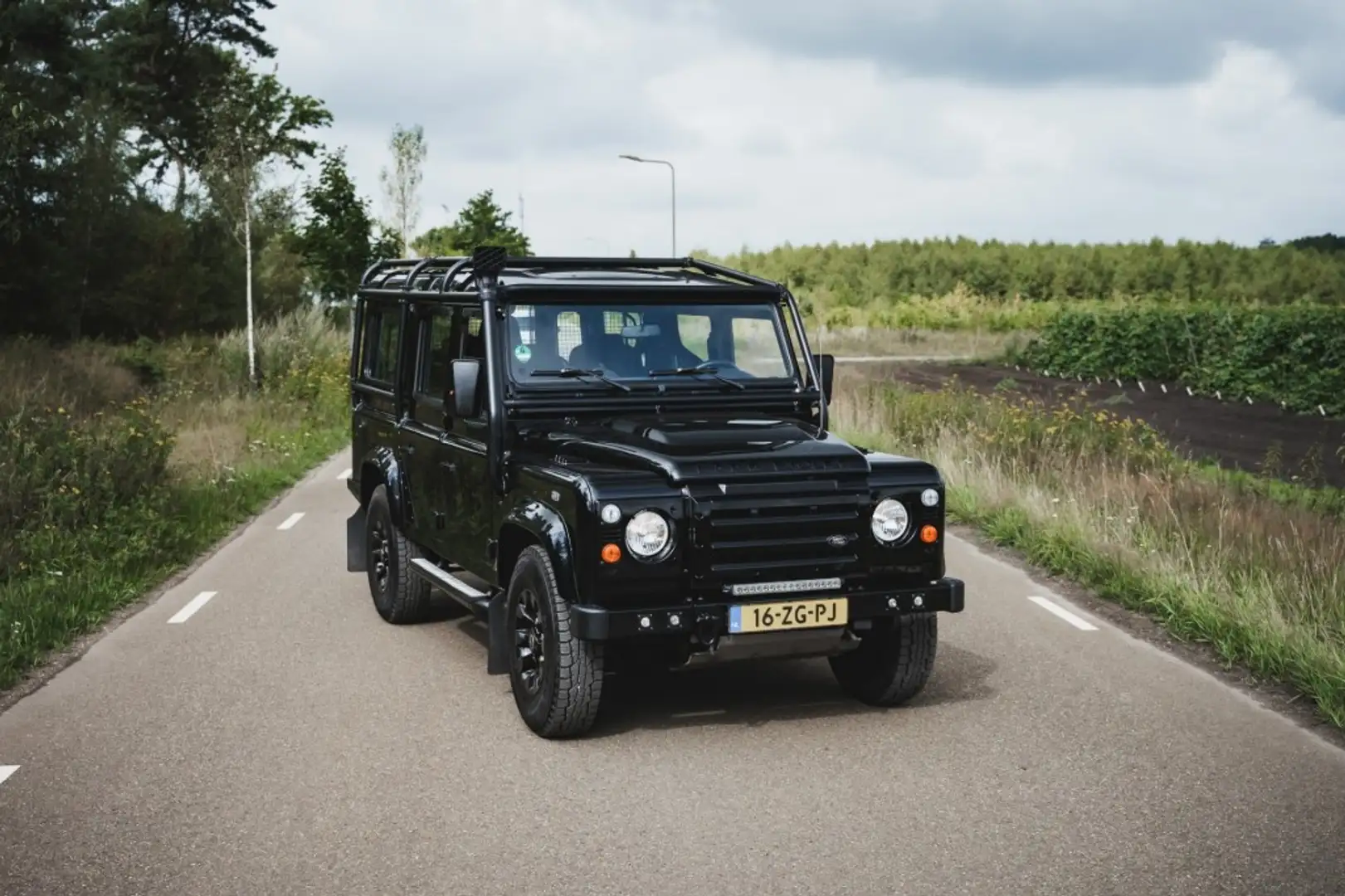 Land Rover Defender X-tech Noir - 2