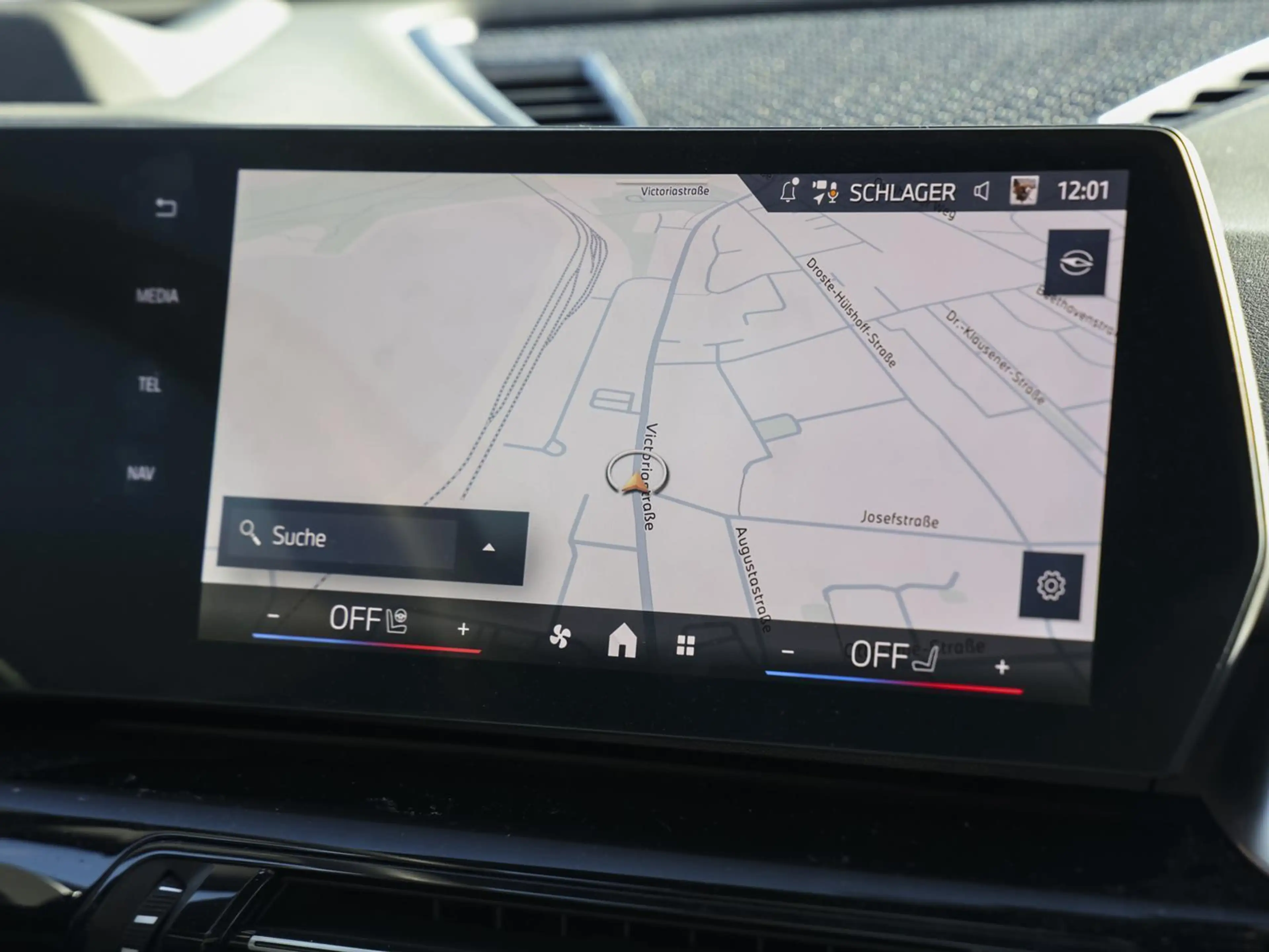 BMW X1 sDrive 20iM Sport NAVI SHZ KLIMA LM-Felgen BT — photo 6