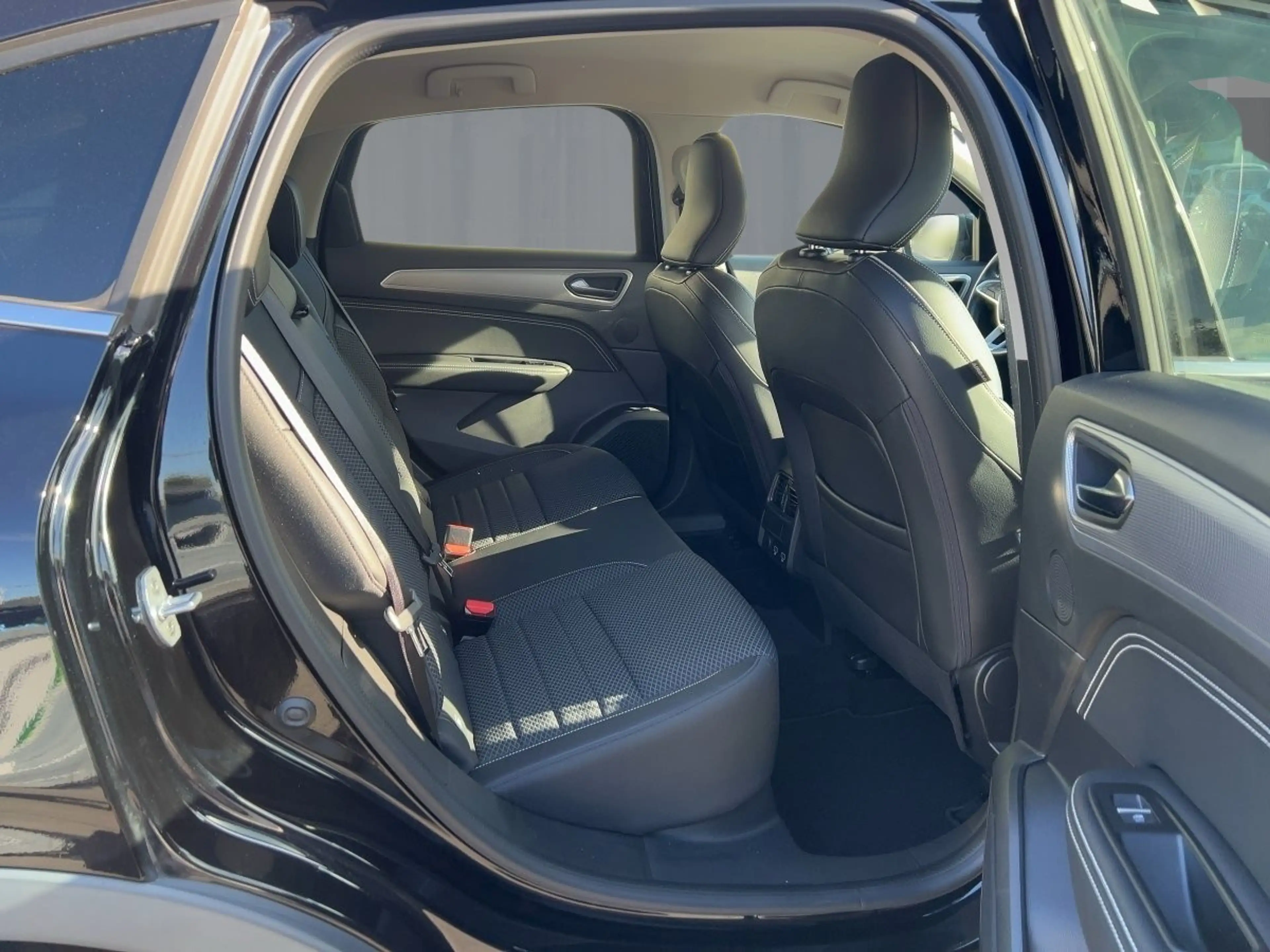 Renault Arkana TECHNO TCe 140 EDC Apple CarPlay PDC KLIMA — photo 9