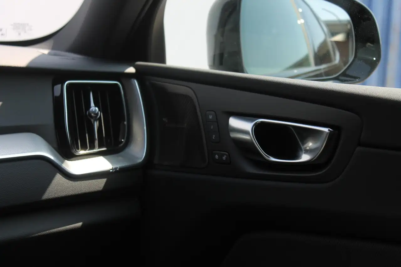 Volvo XC60 2026 — фото 16