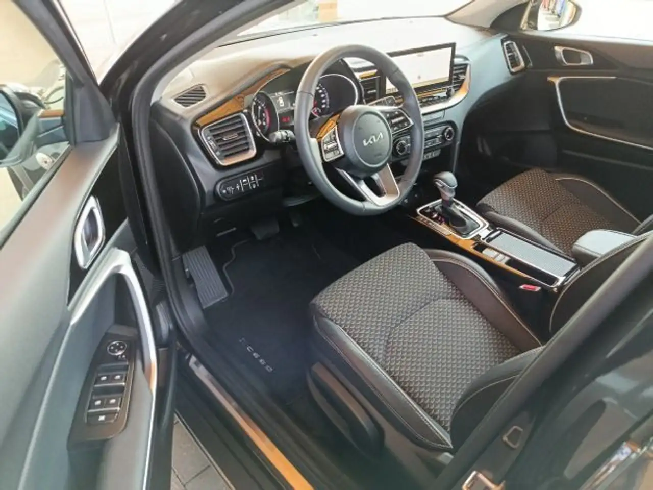 Kia XCeed XCEED 1.5T 140 DCT7 VIS STD 12