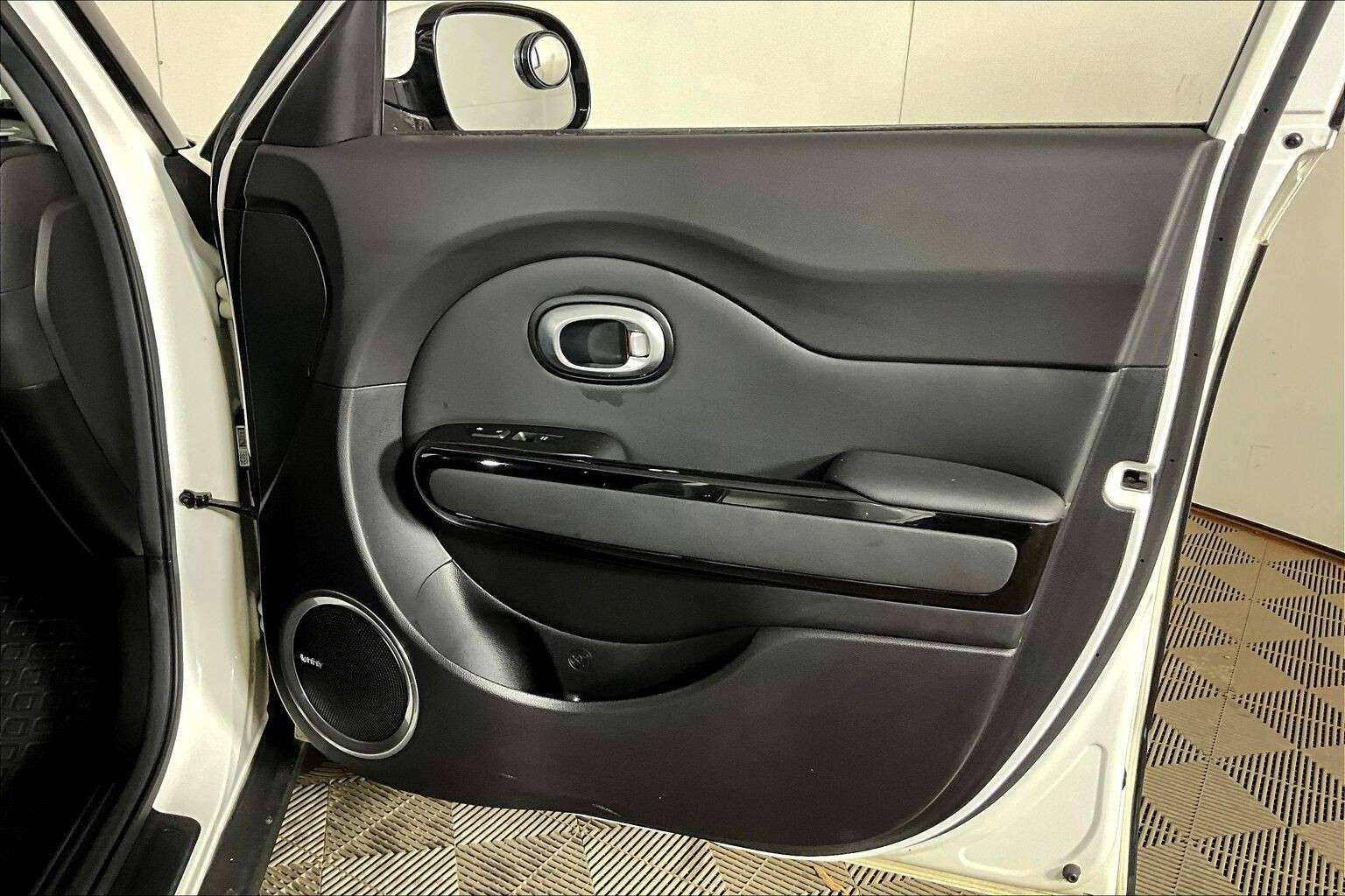 used 2016 Kia Soul car, priced at $8,998