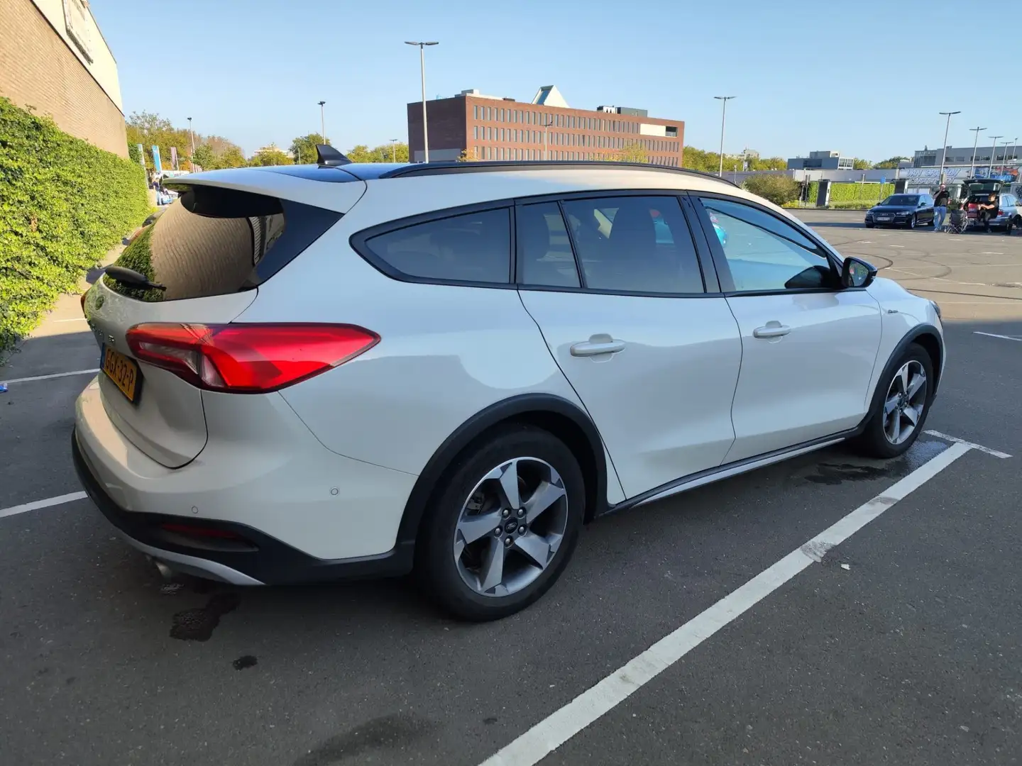 Ford Focus Turnier 1.0 EcoBoost Start-Stopp-System ACTIVE - 2
