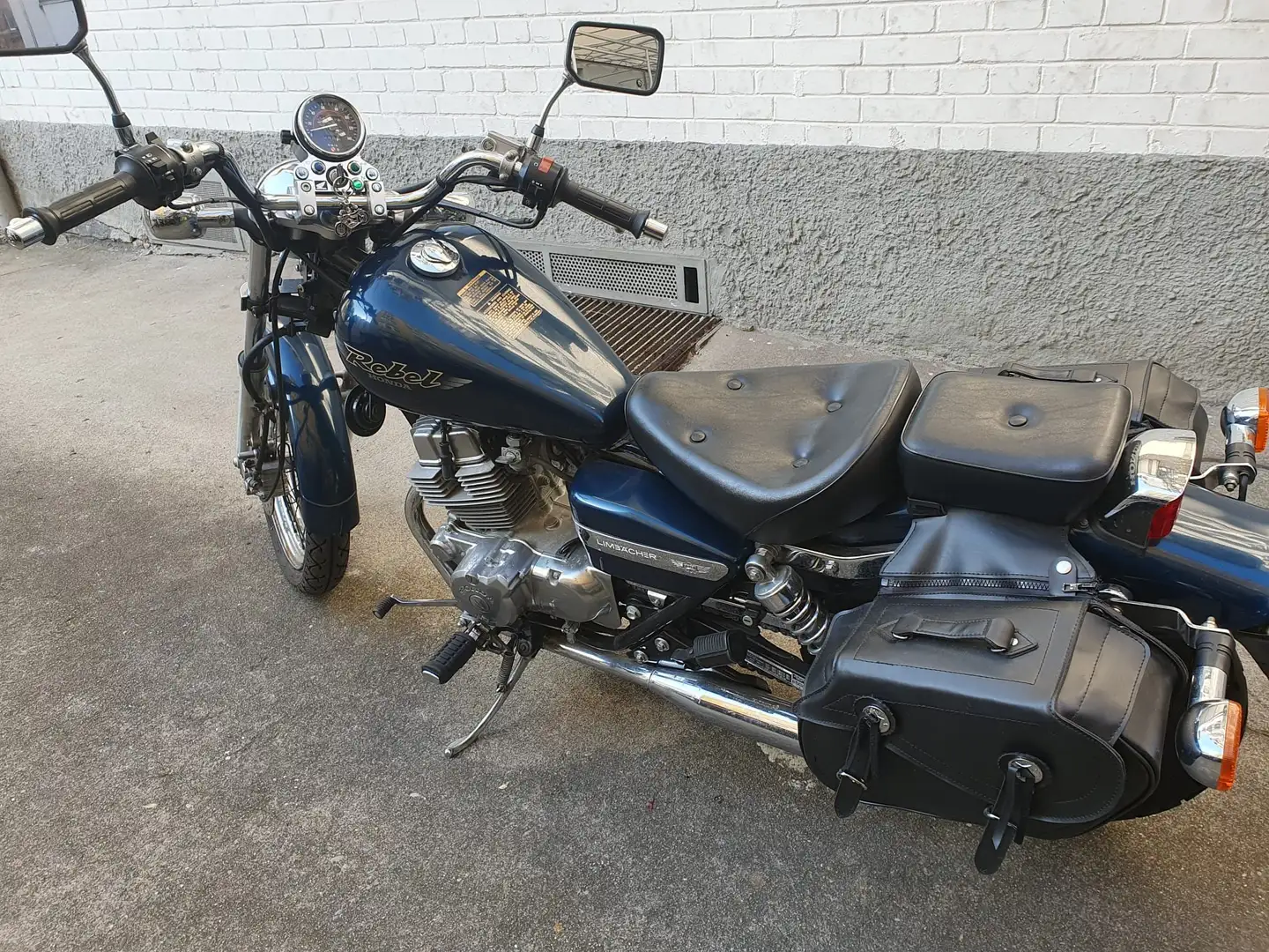Honda CM 250 Rebel Blau - 2