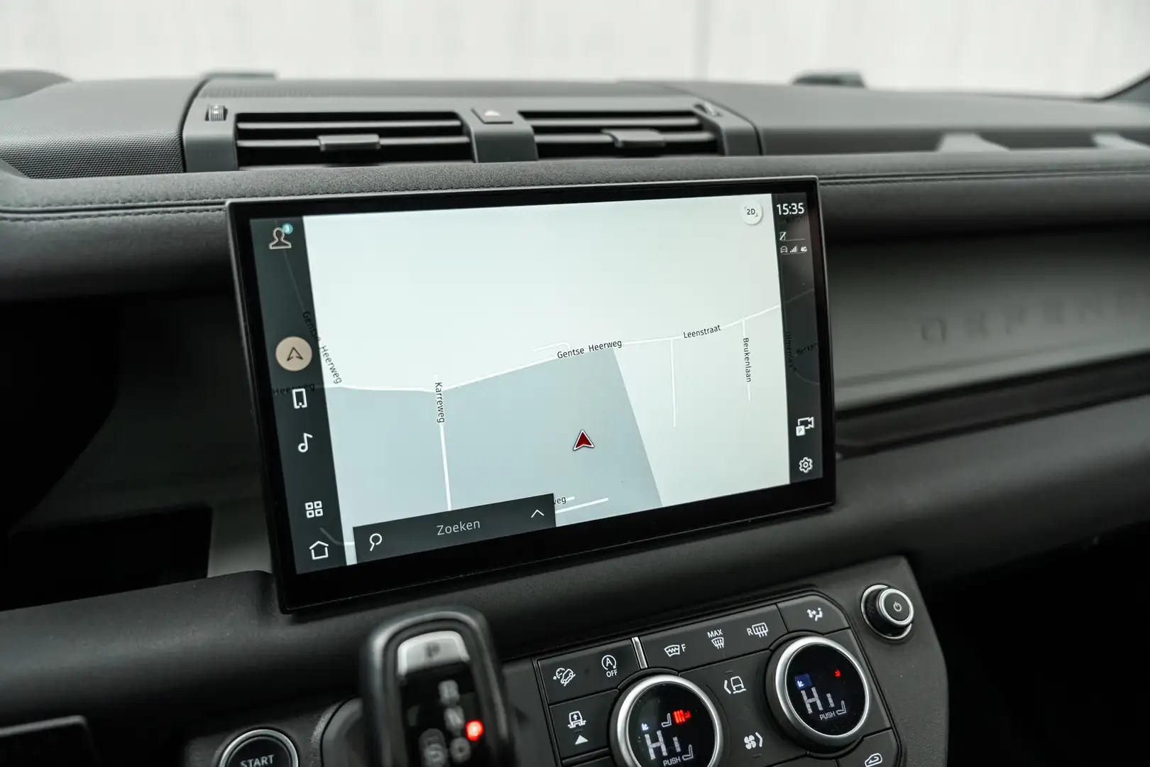 Land Rover Defender 90 D200 X-Dynamic SE Pano Luchtvering Head-up - 2