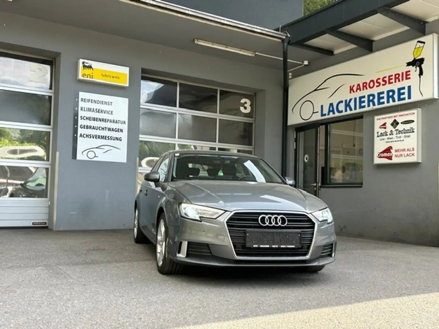 Audi A3 TDI Sport S-line Sportback Grau - 2