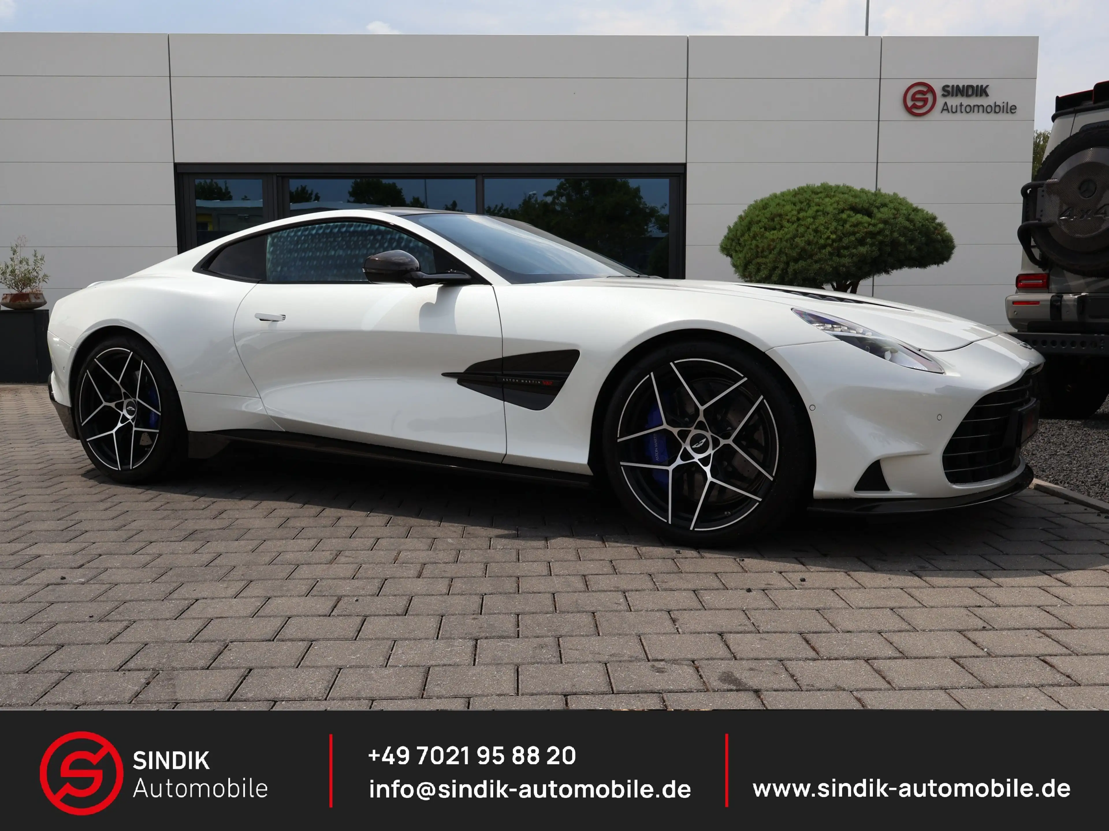 Aston Martin Vanquish V12 by Q full CARBON-Sonderleder+Lack