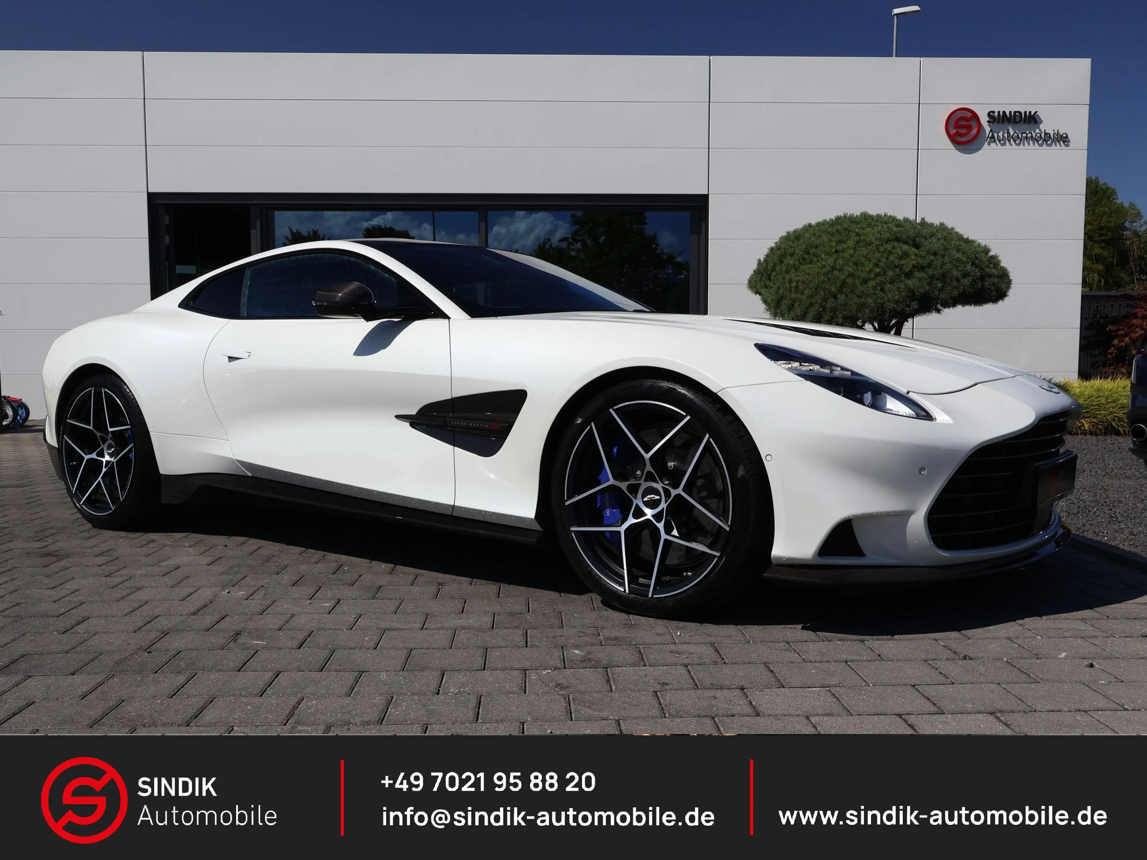 Aston Martin Vanquish V12 by Q full CARBON-Sonderleder+Lack