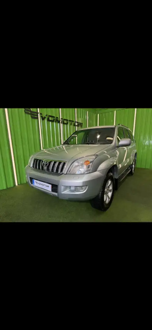 Toyota Land Cruiser D-4D VX Gris - 1