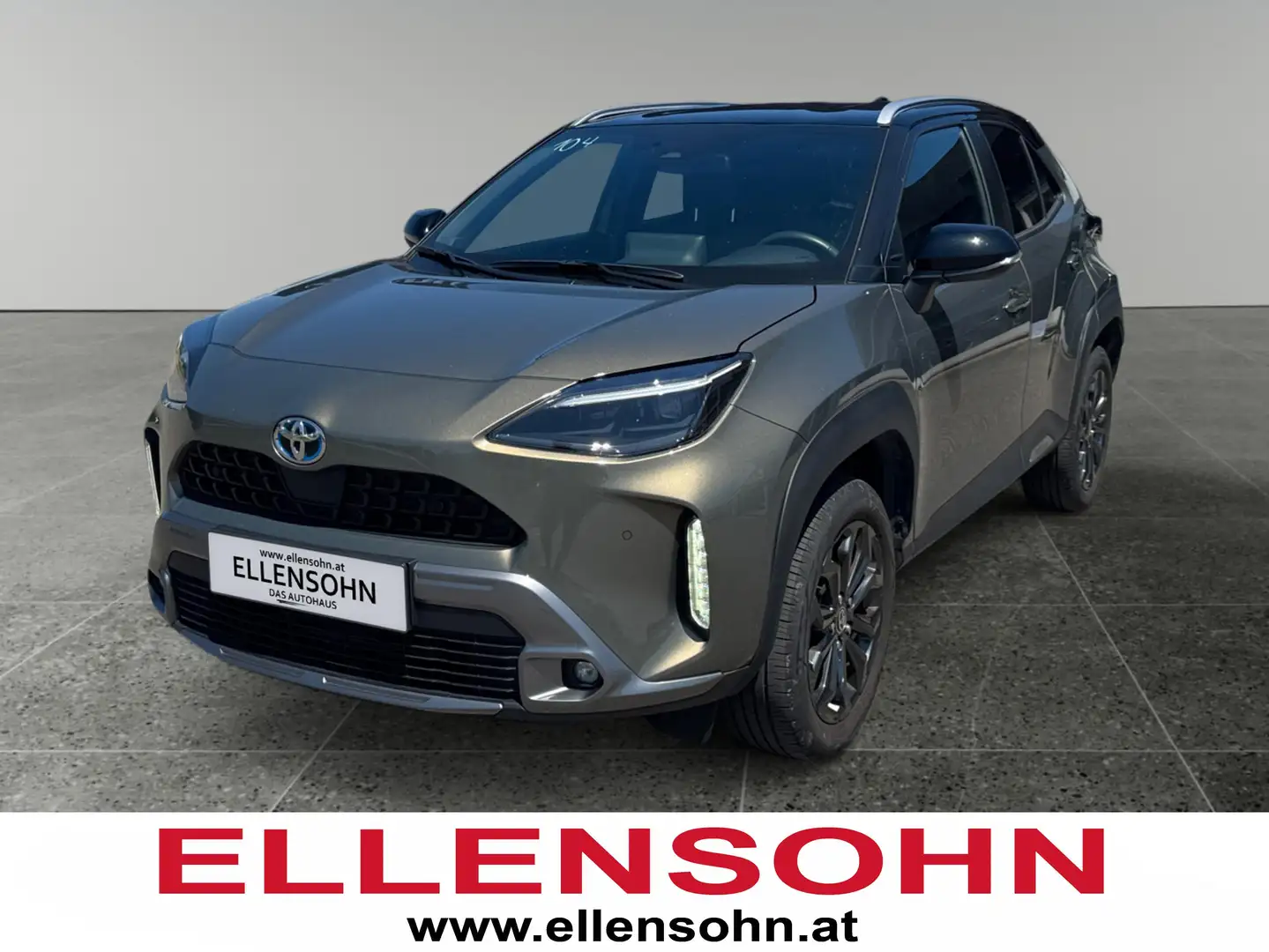 Toyota Yaris Cross 1,5 l Hybrid 4x4, Mountain F Vert - 1