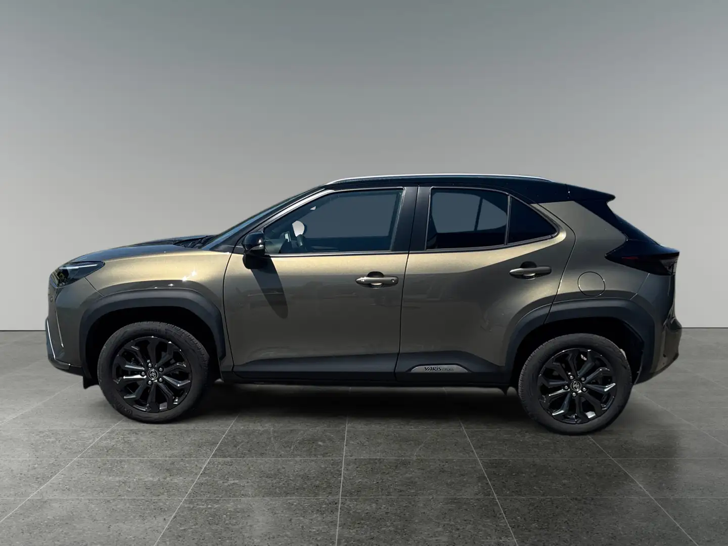 Toyota Yaris Cross 1,5 l Hybrid 4x4, Mountain F Vert - 2