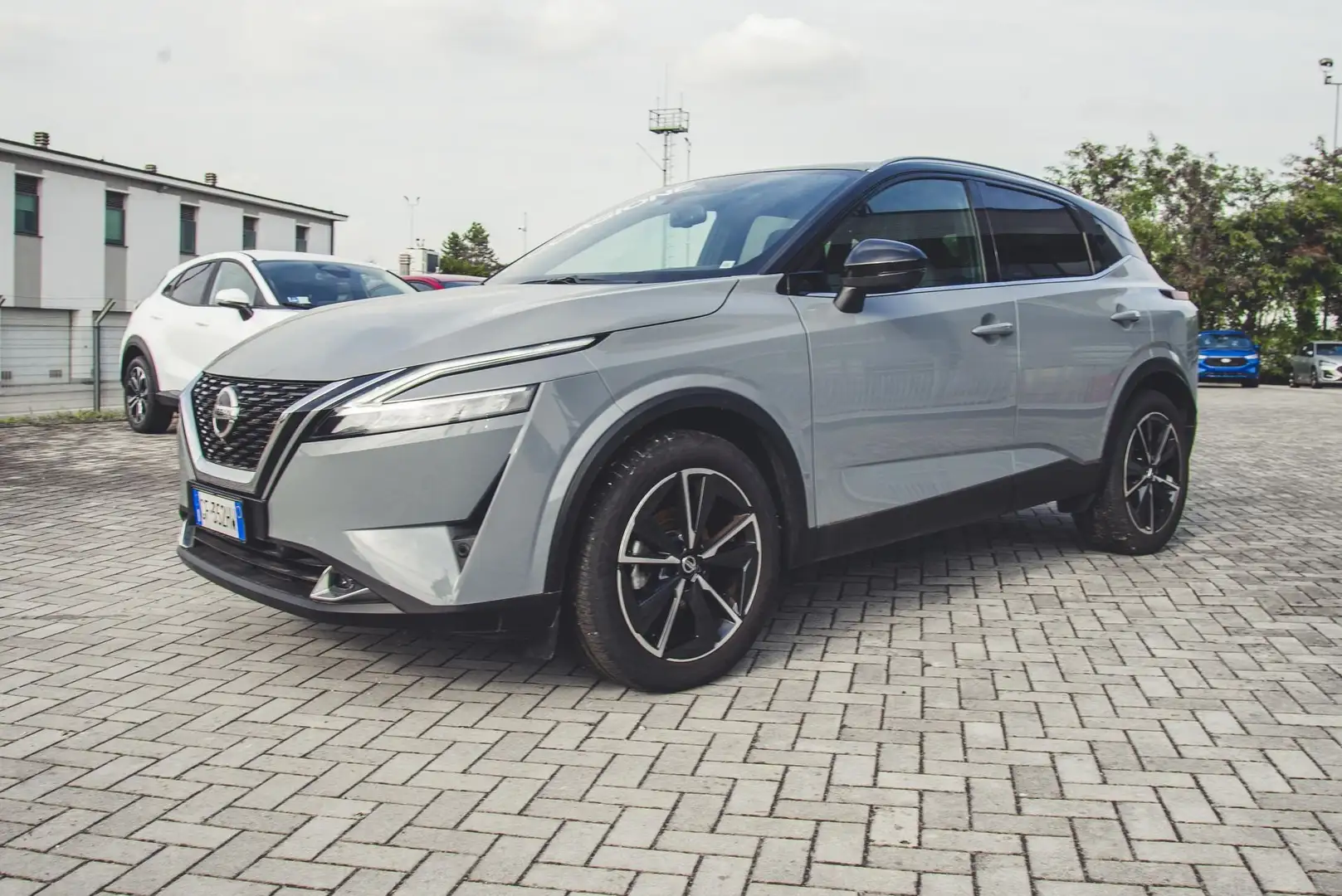 Nissan Qashqai Qashqai MHEV 140 CV Tekna Grijs - 1