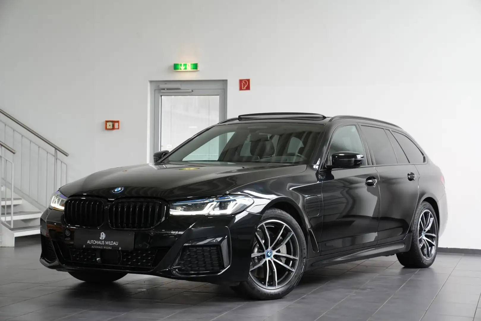 BMW 530 e M Sport *PANO*HEAD-UP*LASER* Nero - 1
