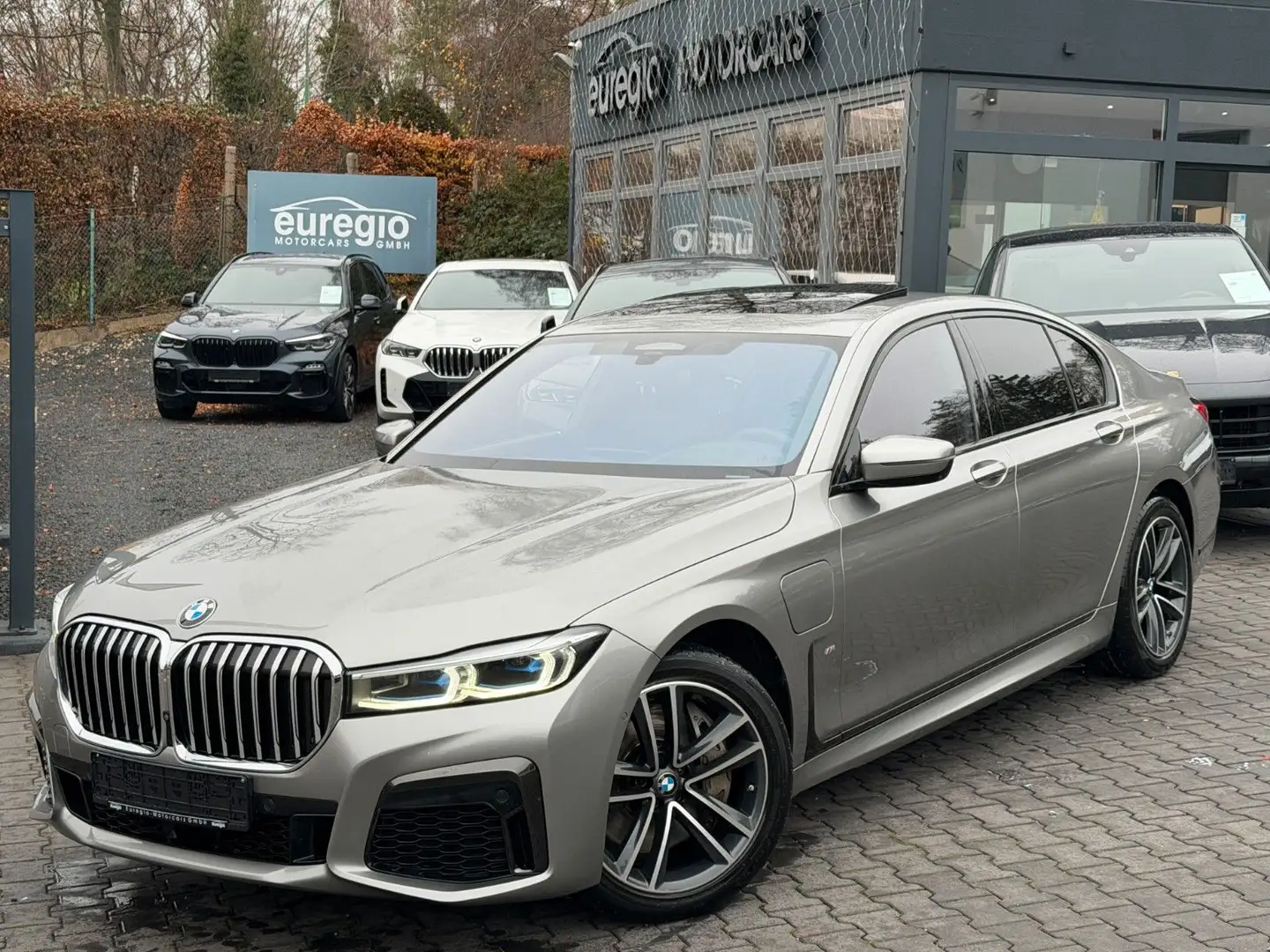 BMW 745 e Aut. - 1 Hand - Laserlicht - M Sportpaket/ Grau - 2