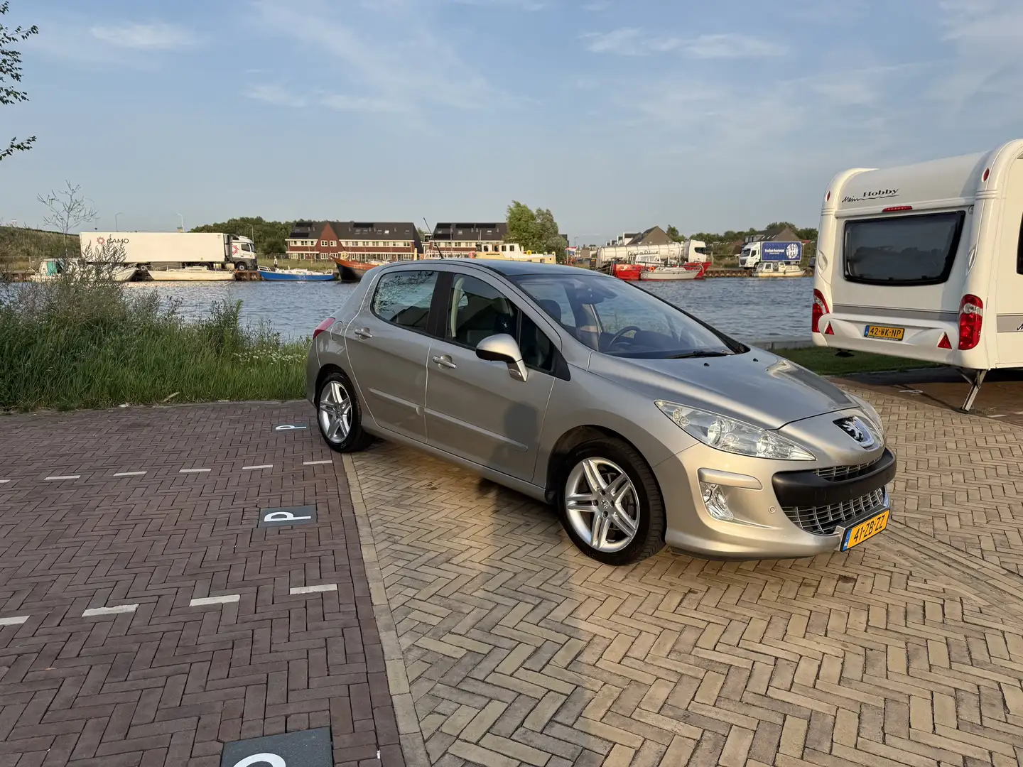 Peugeot 308 1.6 VTi XT Gris - 2