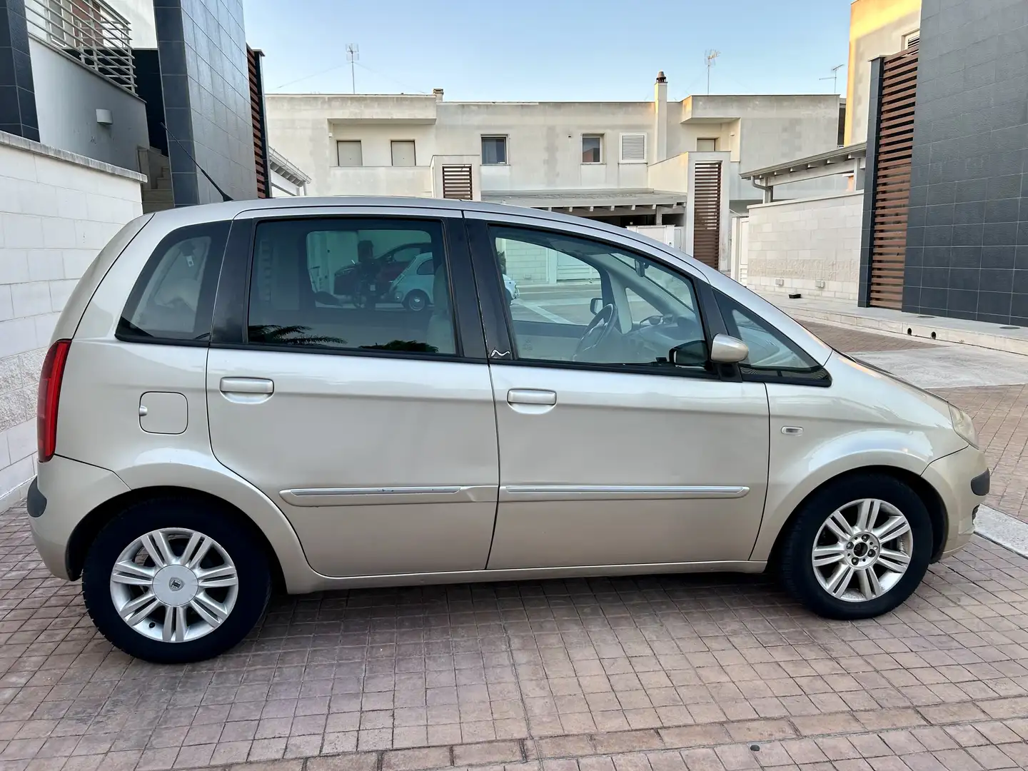 Lancia MUSA 1.9 mjt Platino - 2