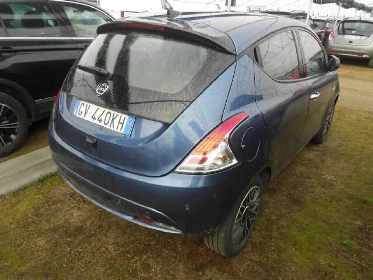 Lancia Ypsilon Ypsilon 1.0 FireFly 5 porte S&S Hybrid Gold Plus Blu/Azzurro - 2