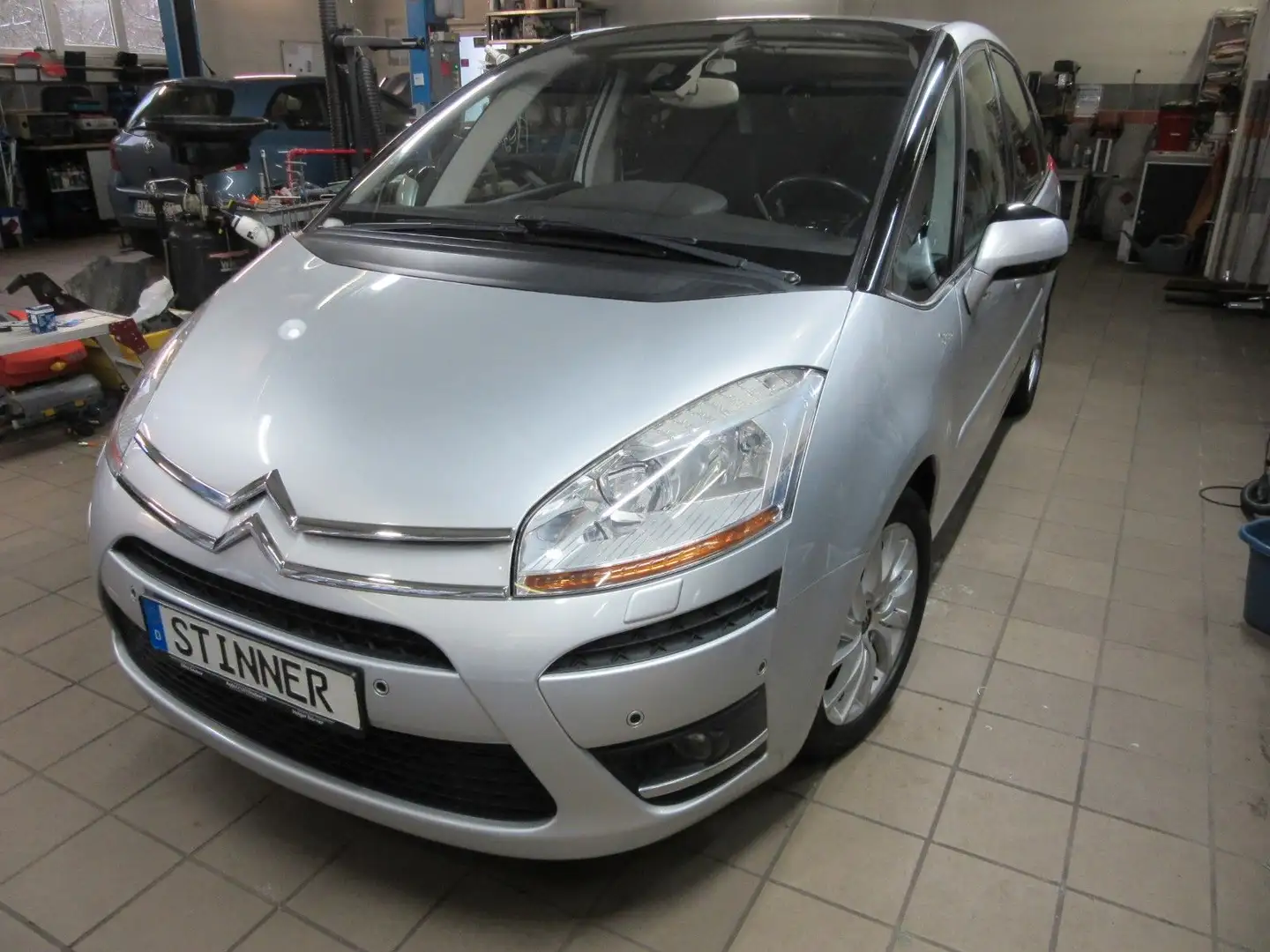 Citroen C4 Picasso Exclusive Silber - 2