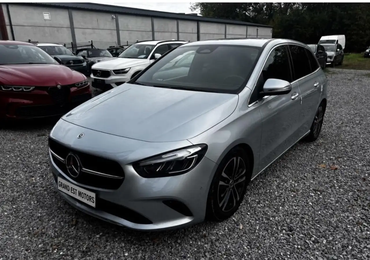 Mercedes-Benz B 180