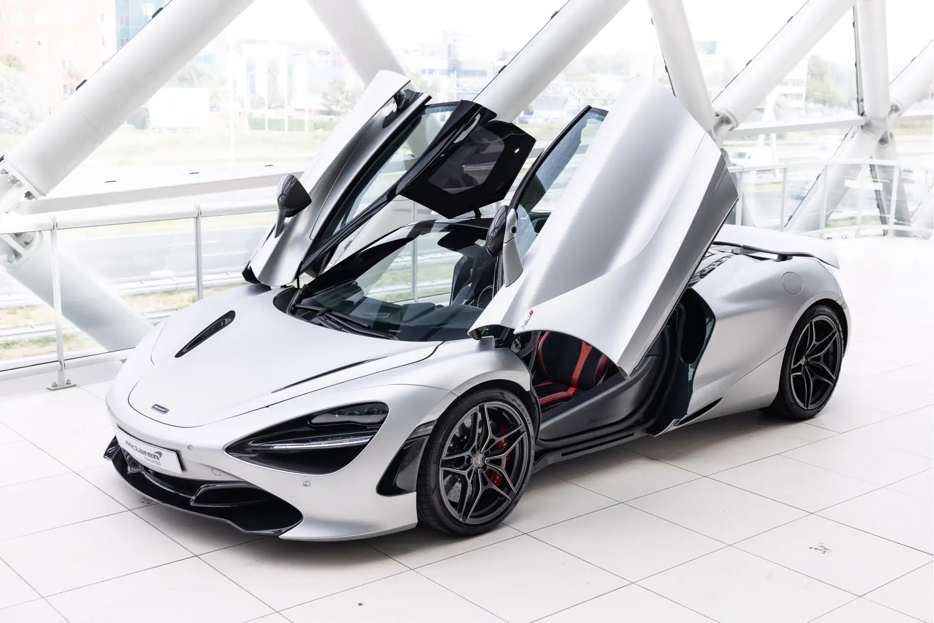 맥라렌 720S 720 Sport Coupe 2018 화이트 사진 3