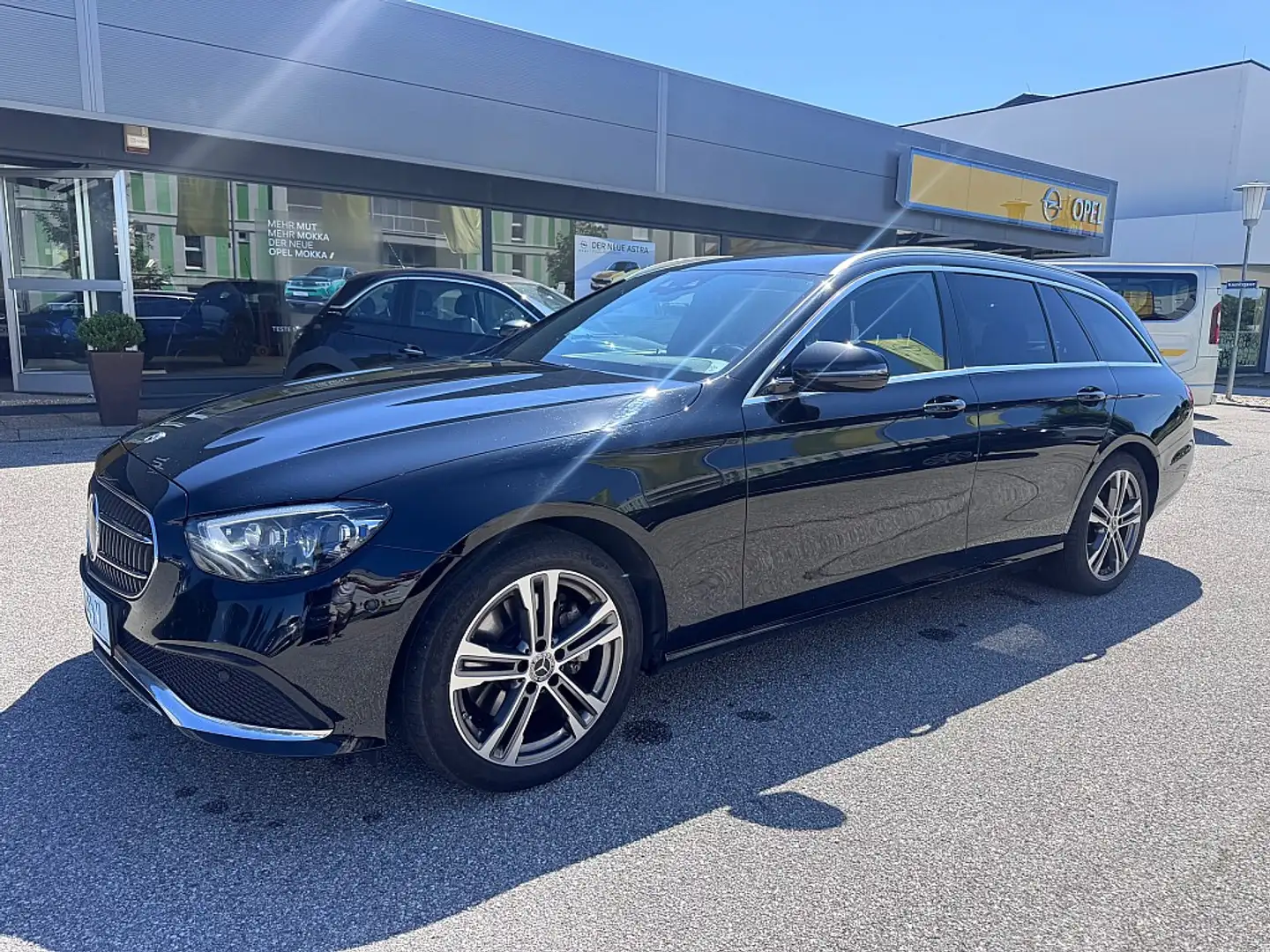 Mercedes-Benz E 220 d T 4Matic Aut. Led/Virtual/Kamera/Sportsitze/H... Schwarz - 2