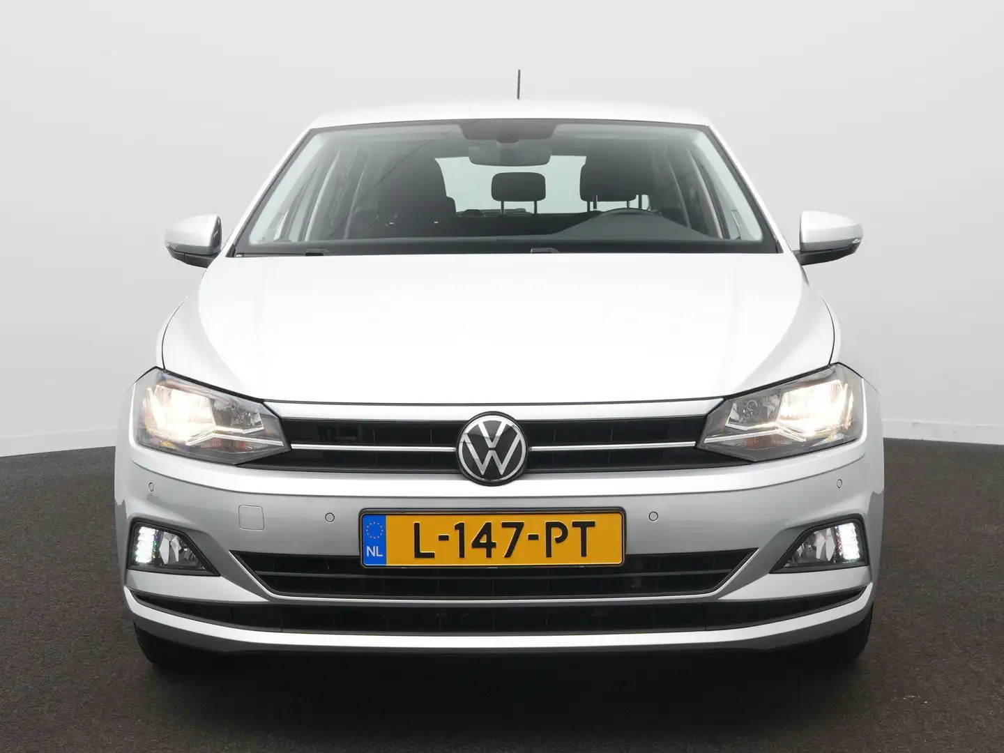 Volkswagen Polo 1.0 TSI Comfortline PDC - LED dagrijverlichting - Gris - 2