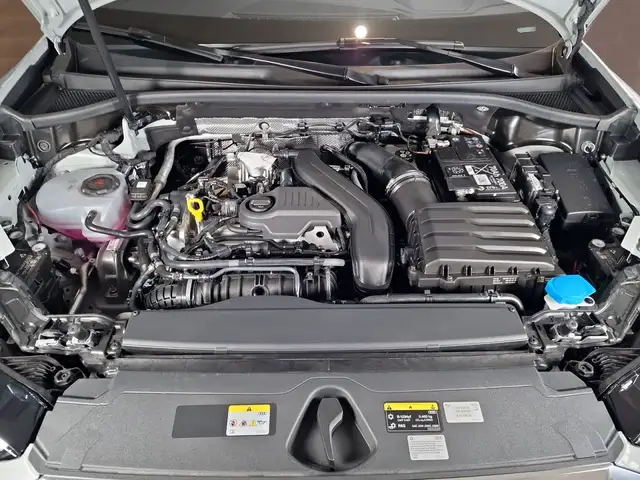 Audi Q3 view 11