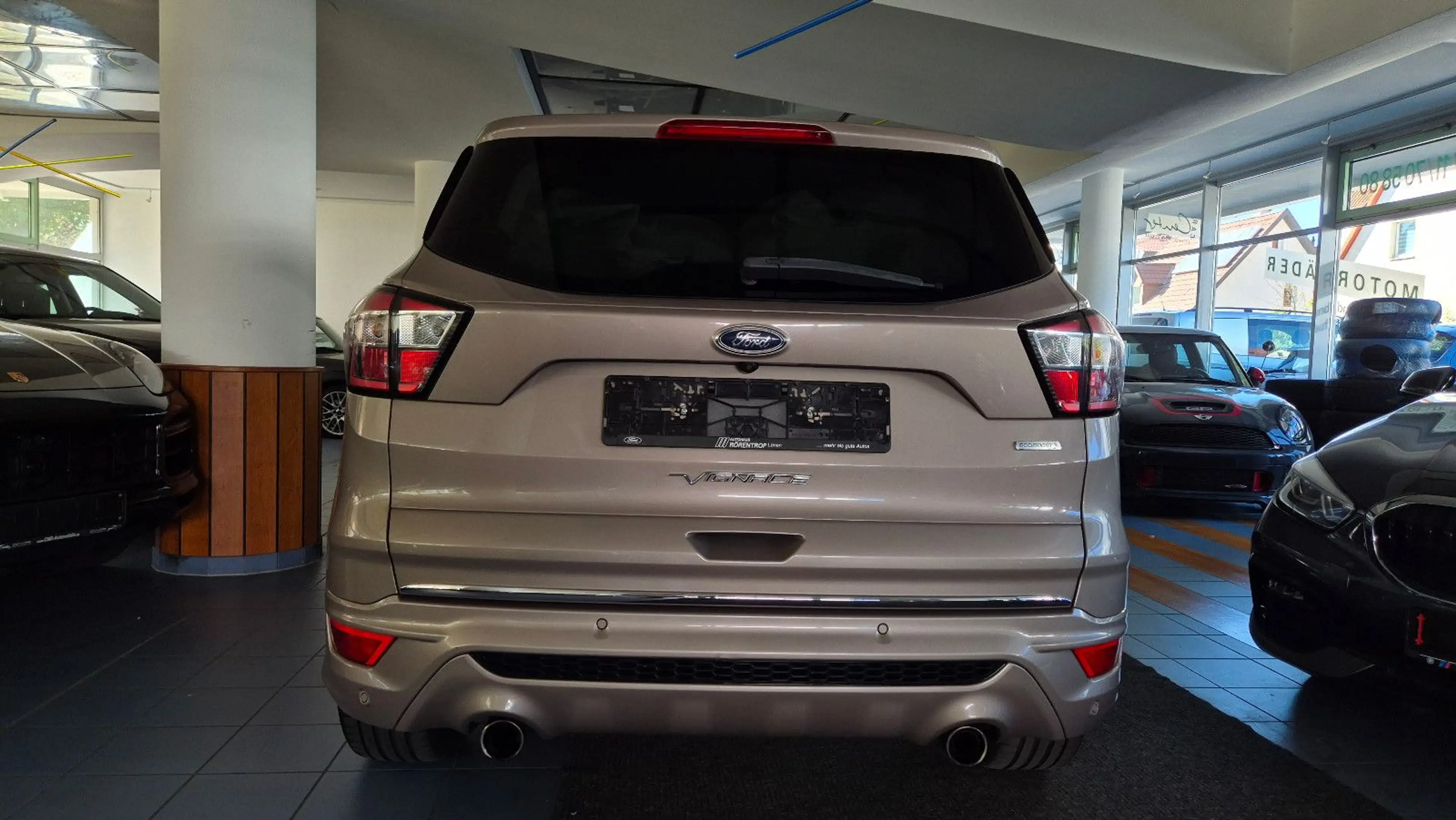 Ford Kuga Vignale/19"/BiXen/Leder/Navi/Pano/RFK/Totw — photo 7