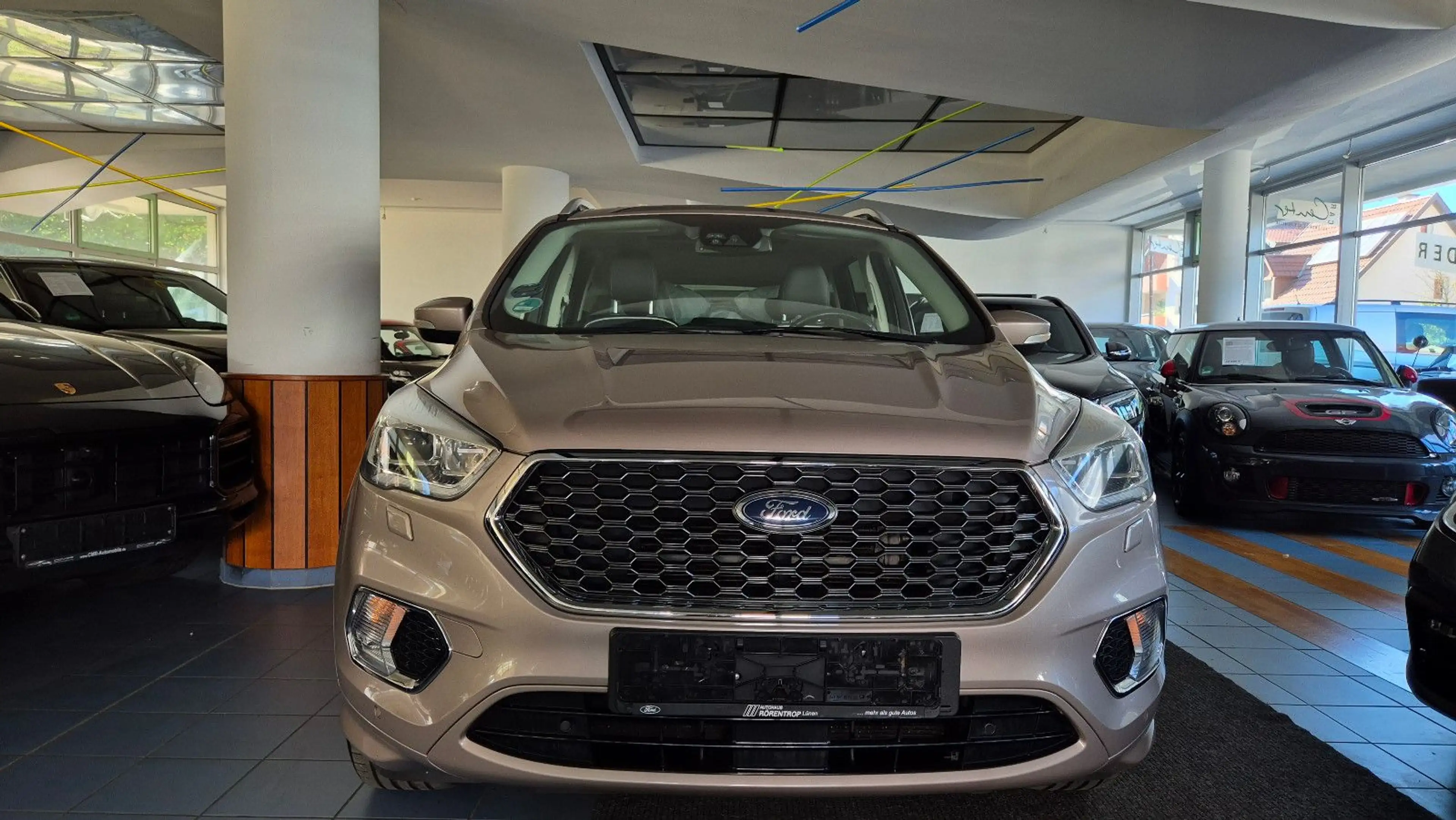 Ford Kuga Vignale/19"/BiXen/Leder/Navi/Pano/RFK/Totw — photo 3