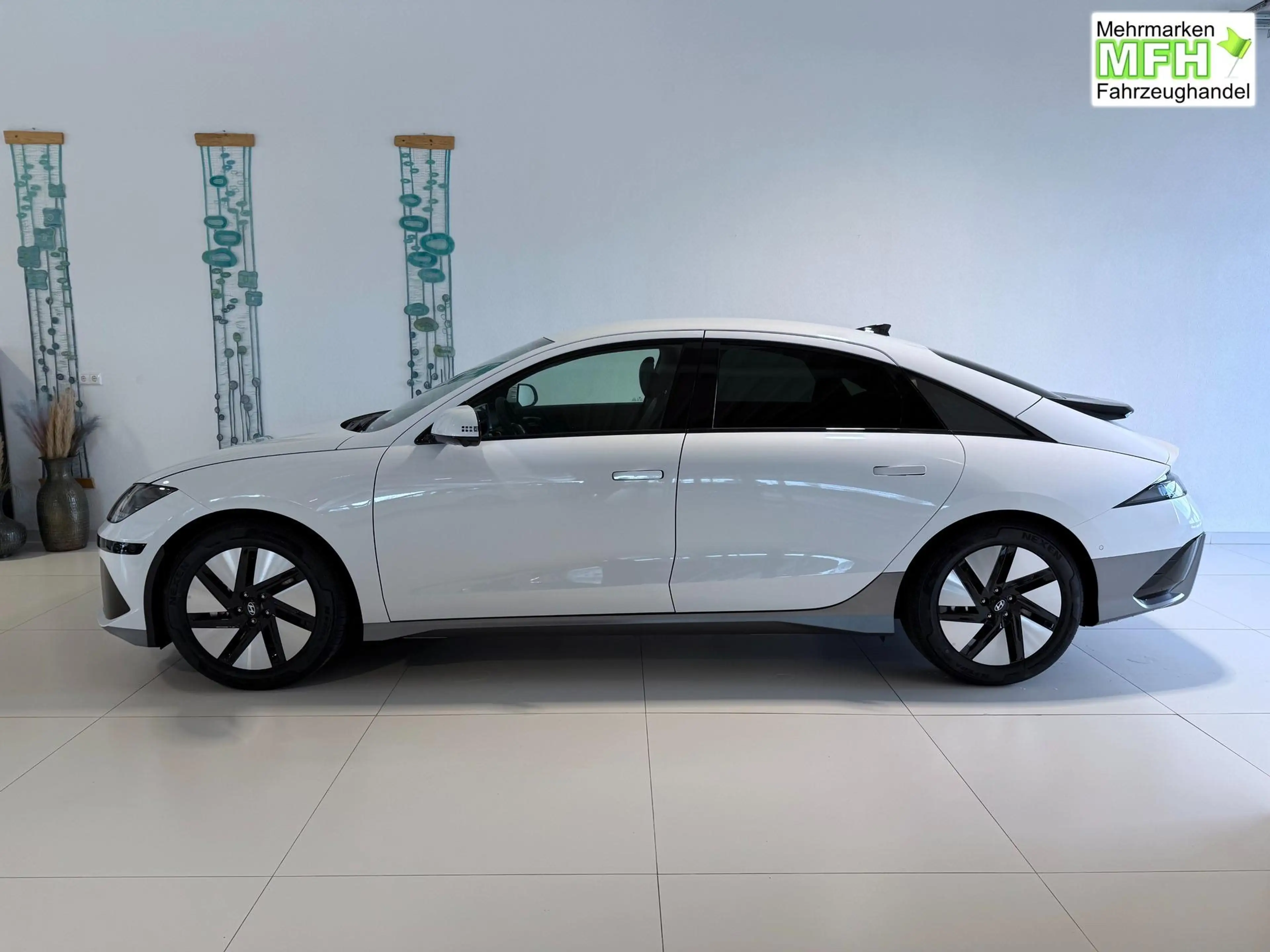 Hyundai IONIQ Top Line Long Range 77,4 kWh 4WD 239 kW (325 PS... — photo 3