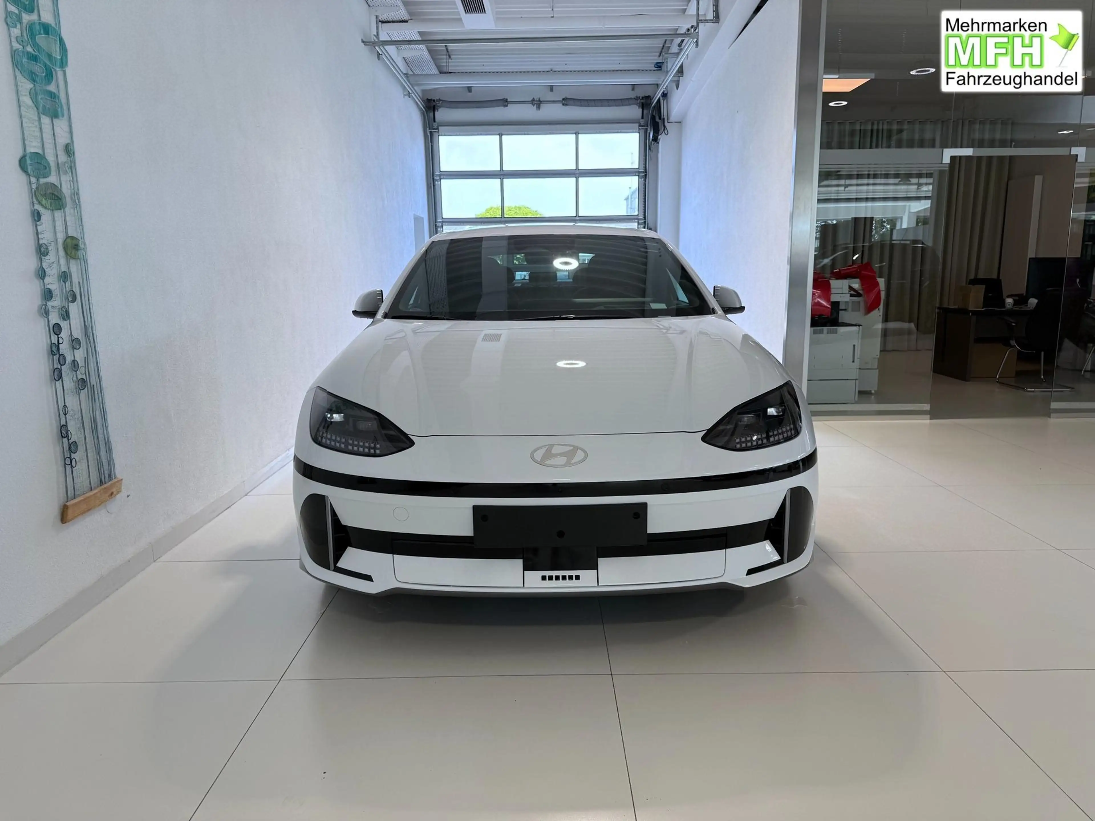 Hyundai IONIQ Top Line Long Range 77,4 kWh 4WD 239 kW (325 PS... — photo 2